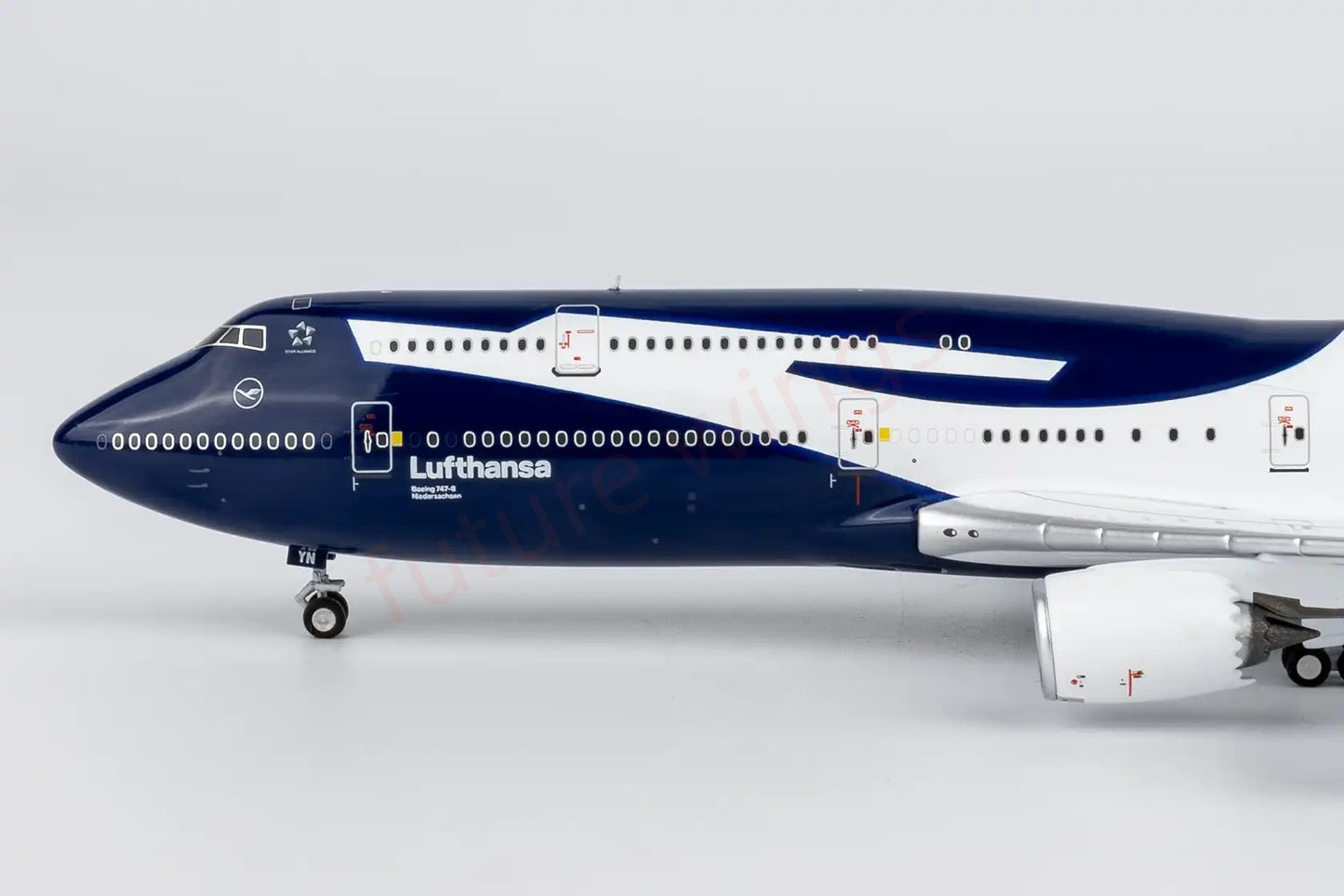 1:400 NG Models NG78046 Lufthansa Airlines B747-8i D-ABYN "100years"+Free Tractor