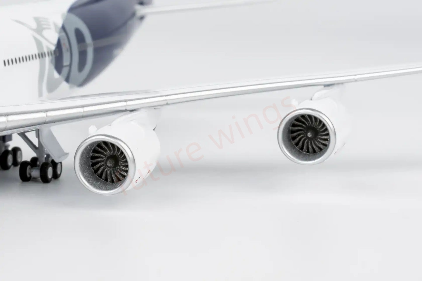 1:400 NG Models NG78046 Lufthansa Airlines B747-8i D-ABYN "100years"+Free Tractor