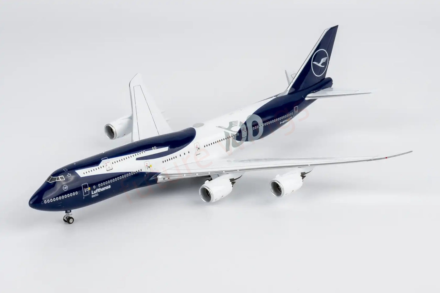 1:400 NG Models NG78046 Lufthansa Airlines B747-8i D-ABYN "100years"+Free Tractor