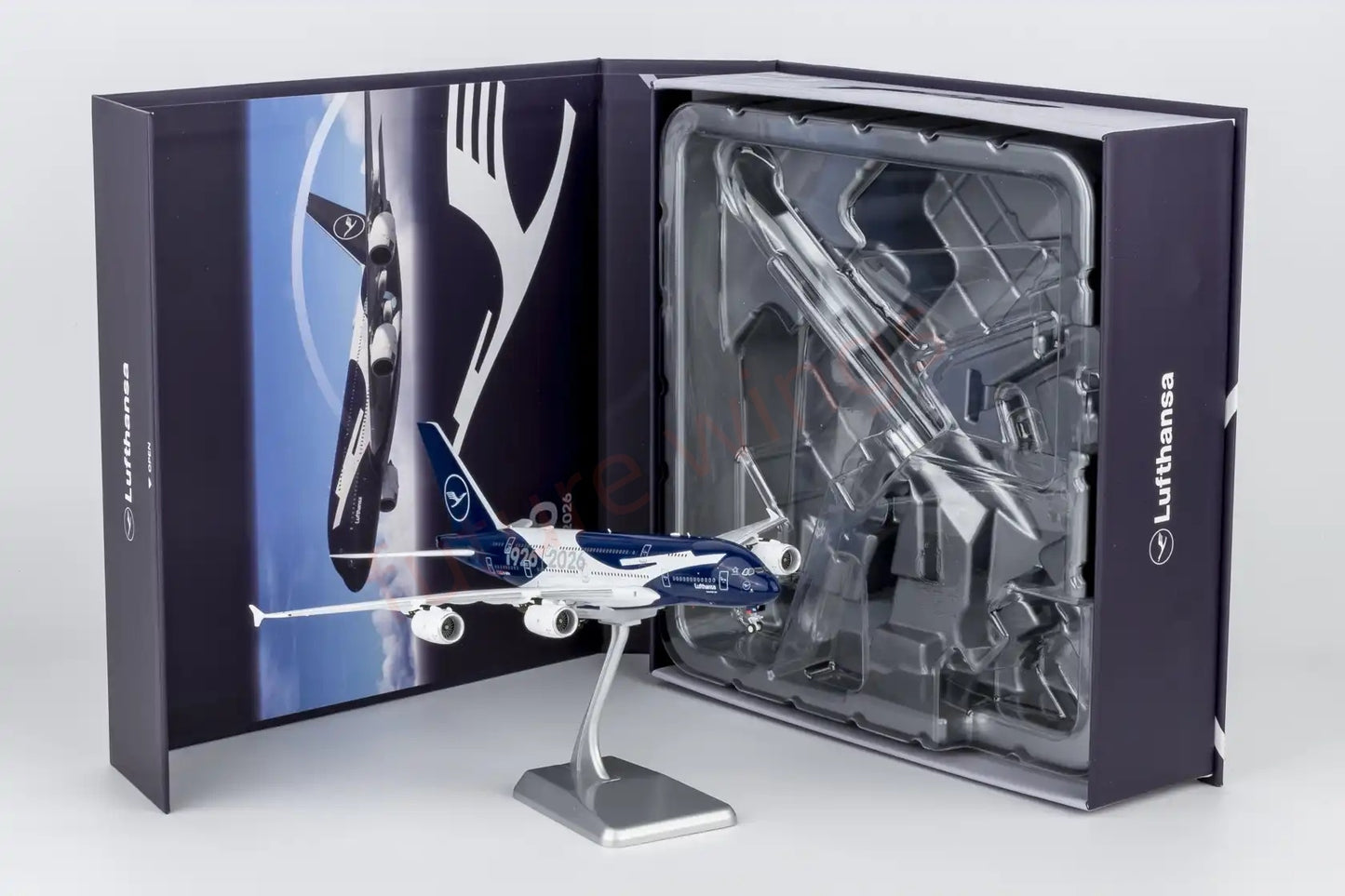 1:400 NG Models NG38001 Lufthansa Airlines A380-800 D-AIMH "Luxury Package"+Free Tractor