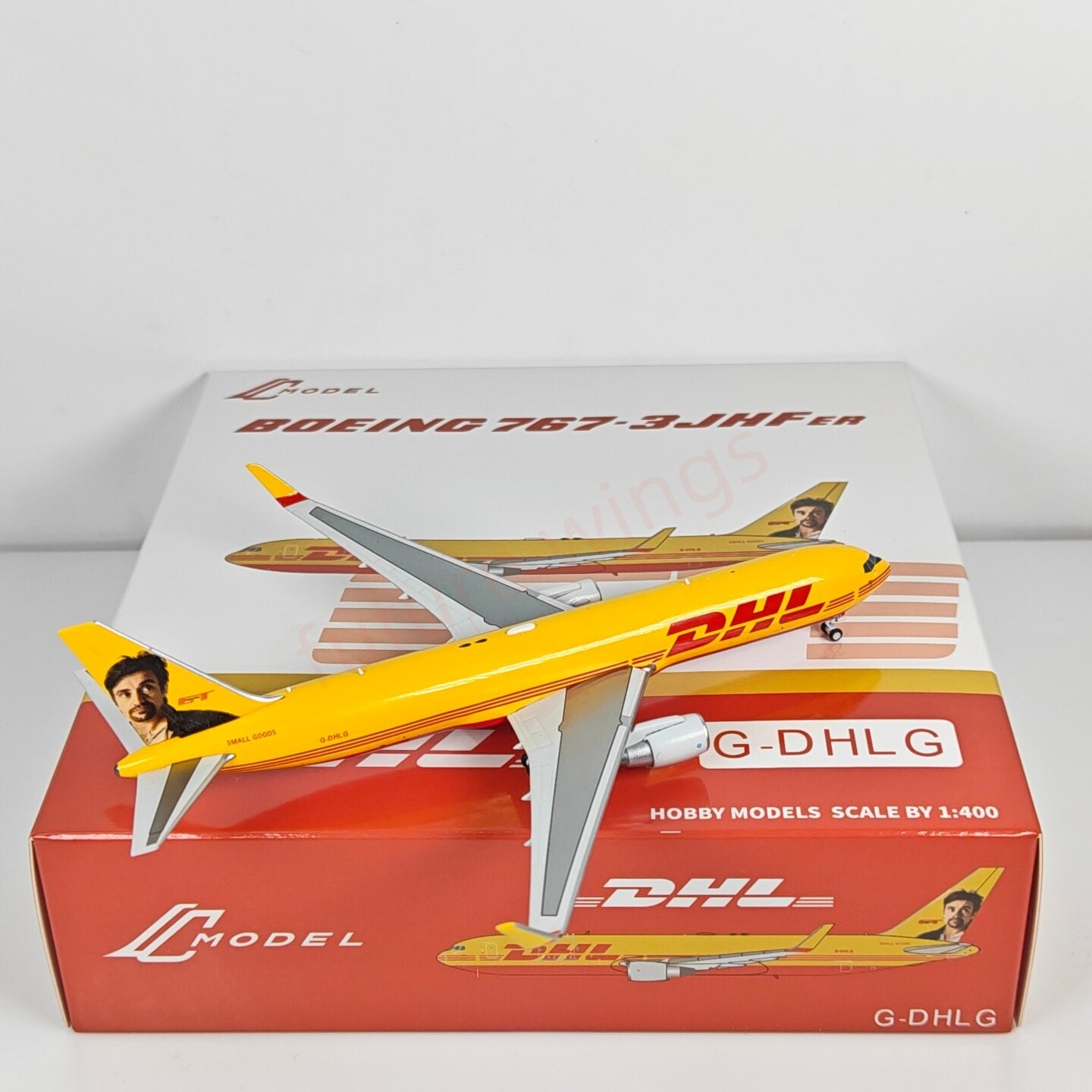 1:400 C Model DHL B767-300F G-DHLG Top Gear Aircraft Model+Free Tractor