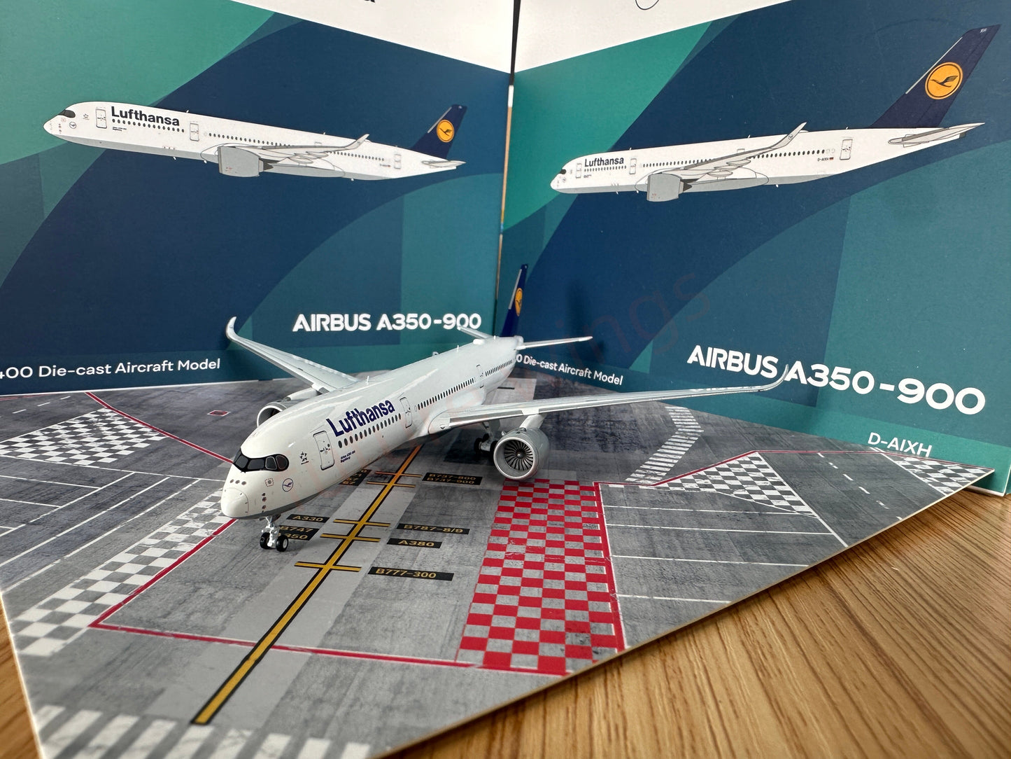 1:400 AeroPolaris Lufthansa Airlines A350-900 D-AIXH Aircraft Model+Free Tractor1:400 Aer