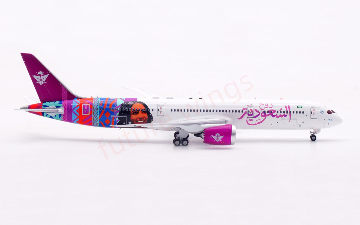 1:400 Aviation400 Saudi B787-9 HZ-ARF Aircraft Model Free Tractor +Stand