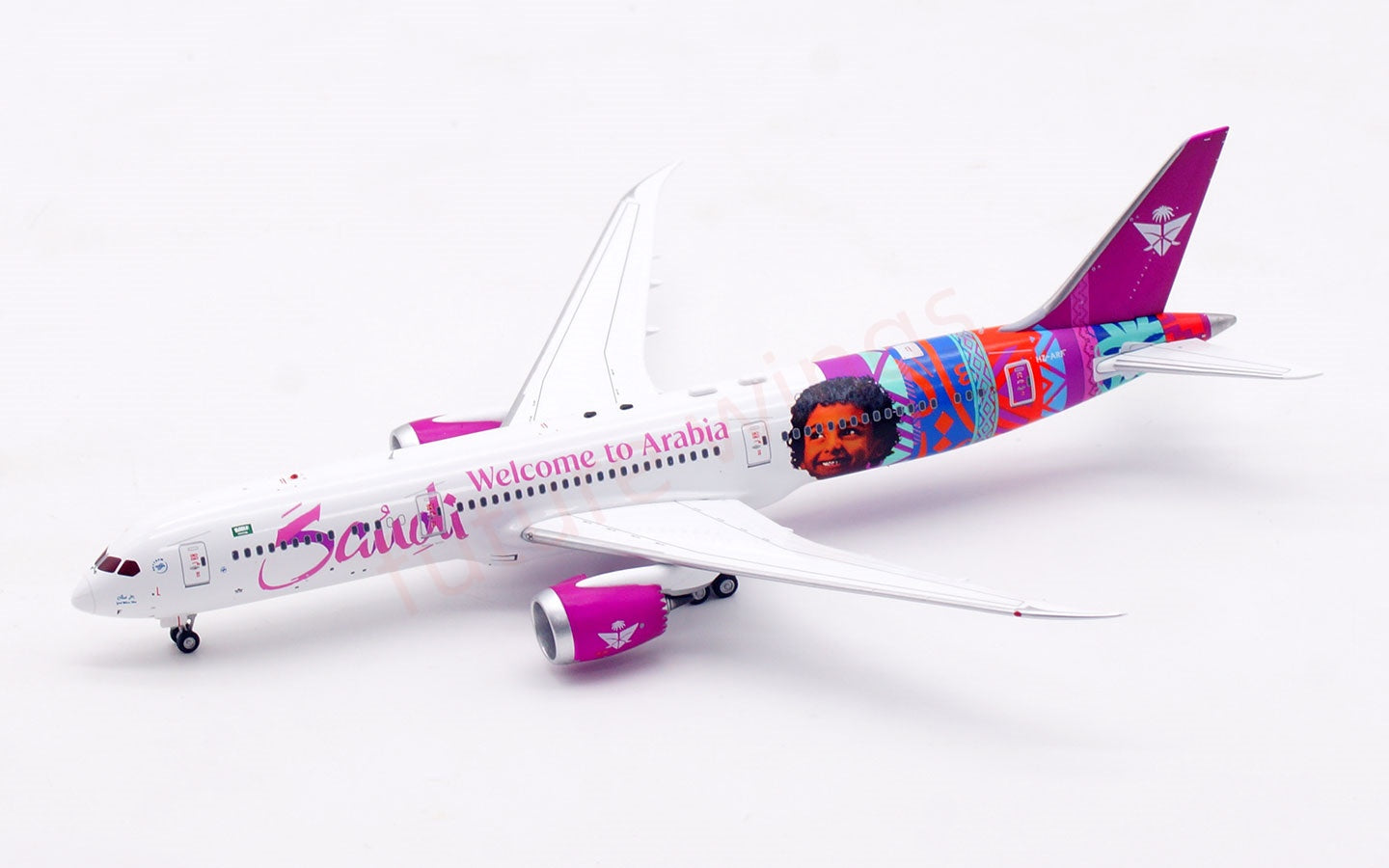 1:400 Aviation400 Saudi B787-9 HZ-ARF Aircraft Model Free Tractor +Stand