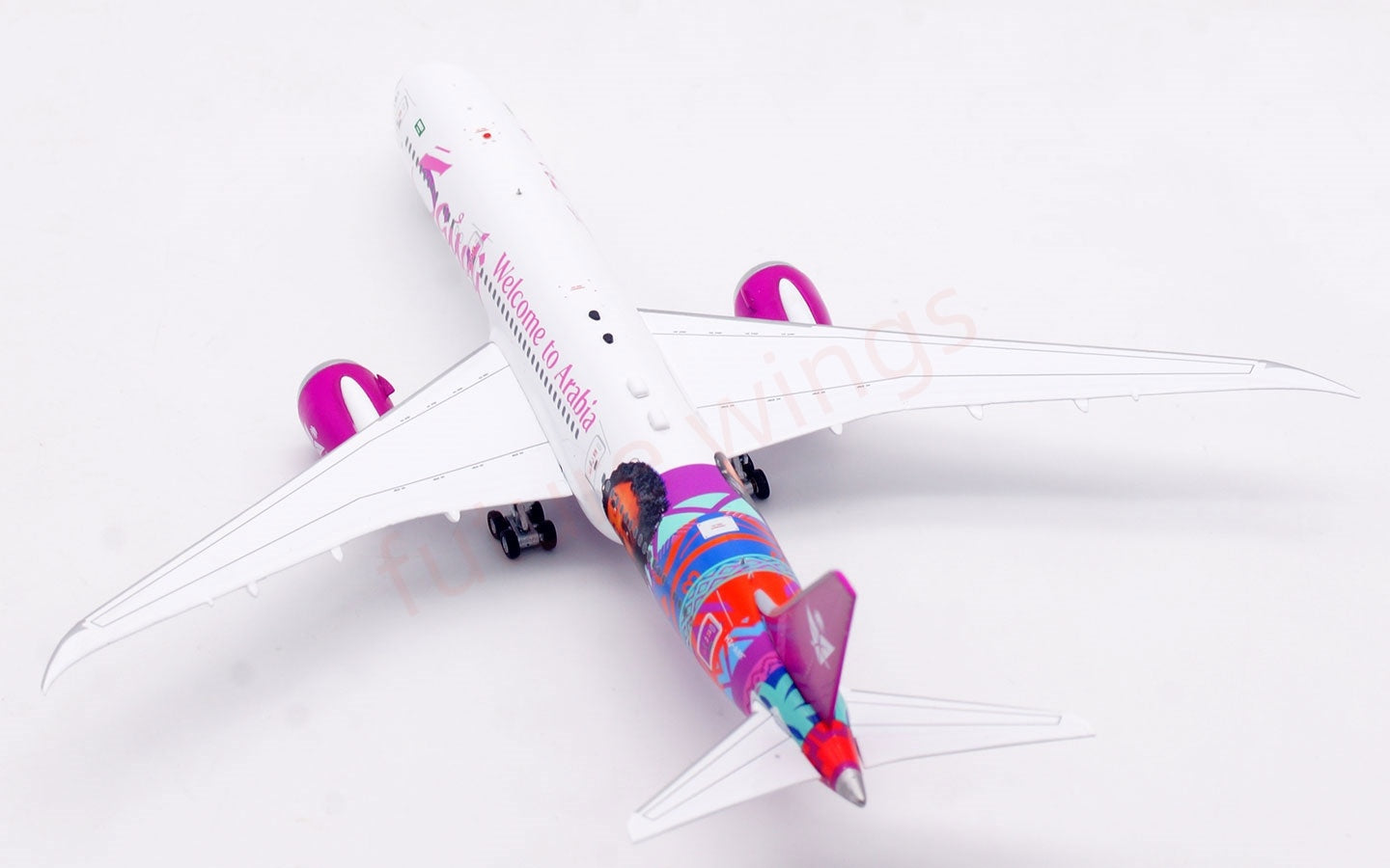 1:400 Aviation400 Saudi B787-9 HZ-ARF Aircraft Model Free Tractor +Stand