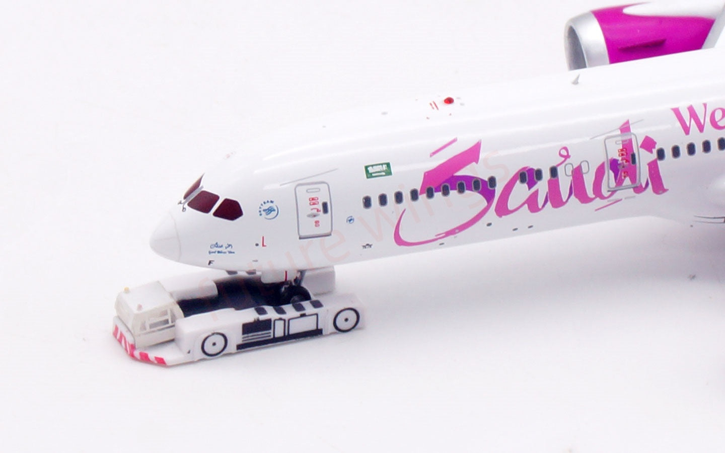 1:400 Aviation400 Saudi B787-9 HZ-ARF Aircraft Model Free Tractor +Stand