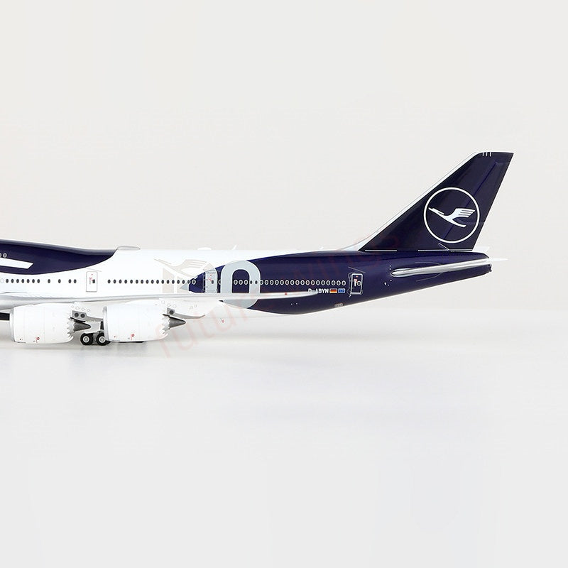 1:400 HX Models Lufthansa Airlines B747-8 D-ABYN "100Years"+Free Tractor