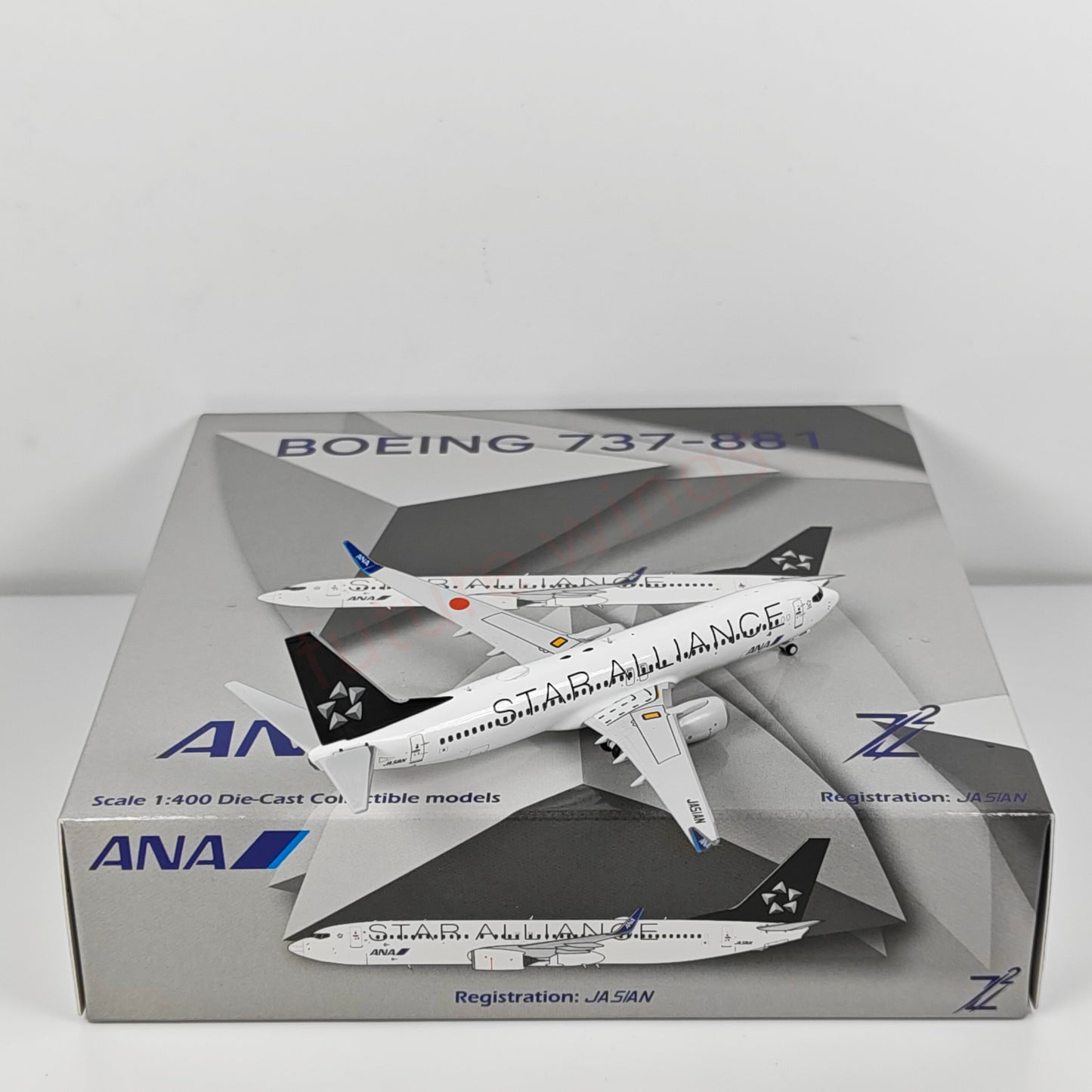 1:400 Z² Model ANA B737-800 JA51AN Aircraft Model+Free Tractor