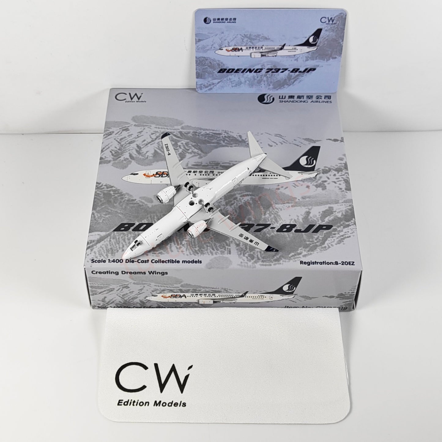 1:400 CW MODEL ShangDong Airlines B737-800 B-20EZ Aircraft Model+Free Tractor