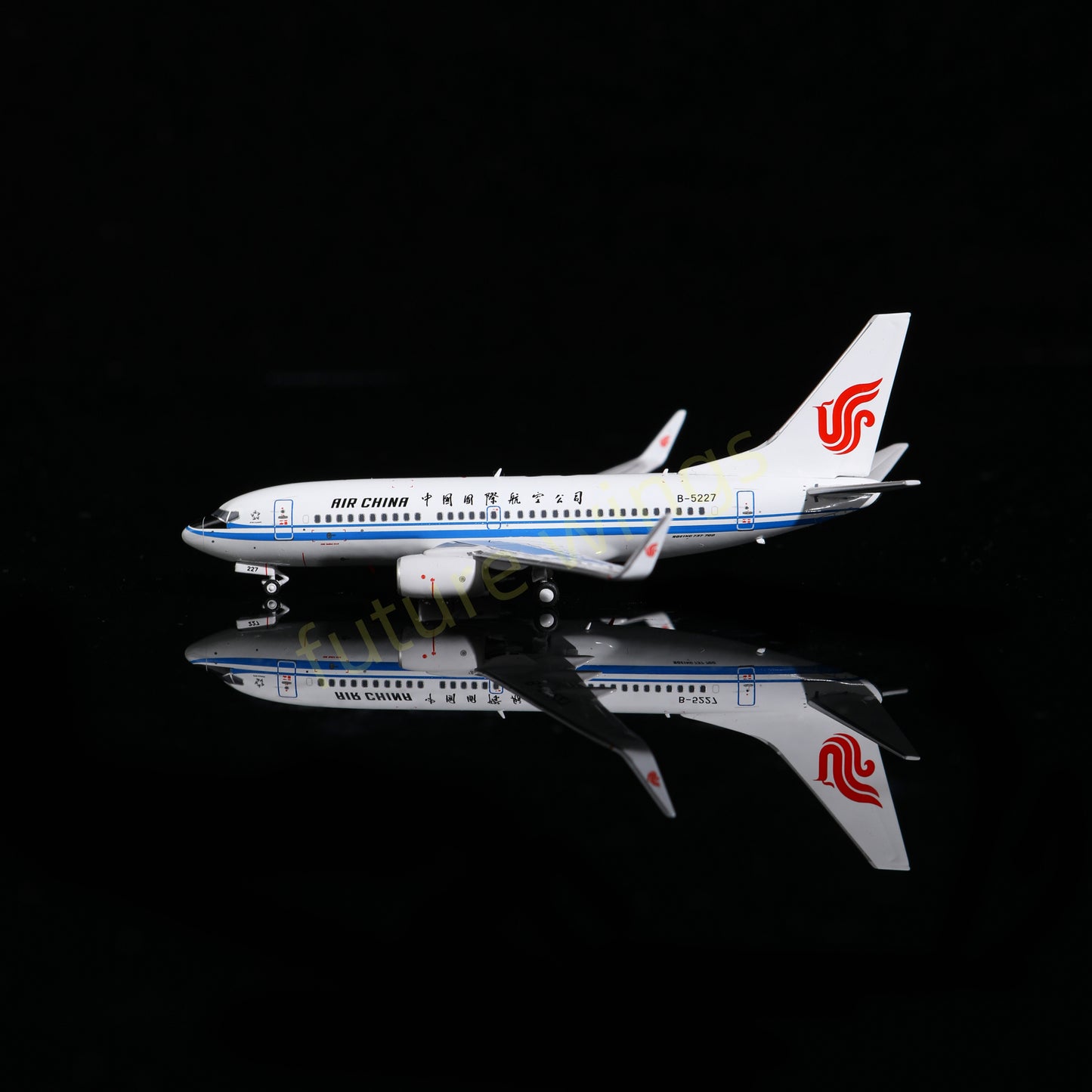 1:400 AeroPolaris Air China B737-700 B-5227 Aircraft Model+Free Tractor