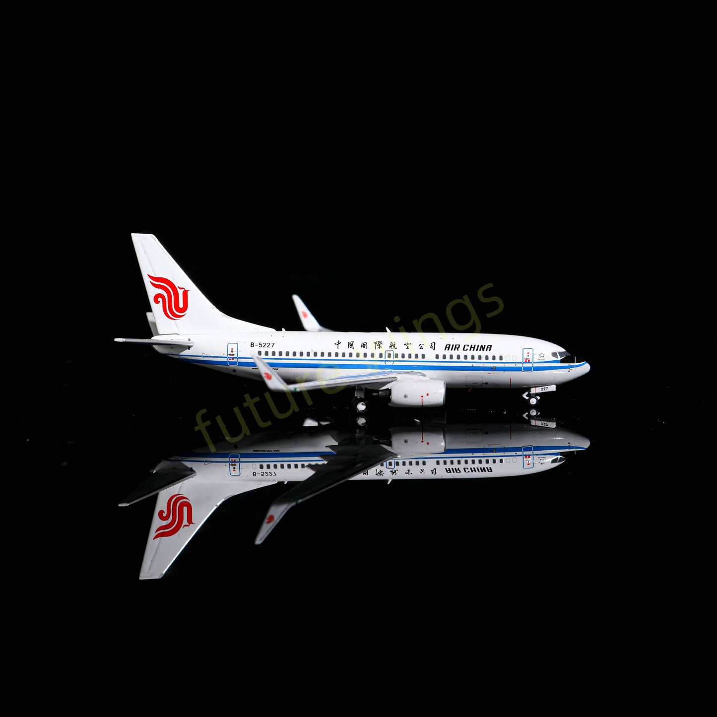 1:400 AeroPolaris Air China B737-700 B-5227 Aircraft Model+Free Tractor