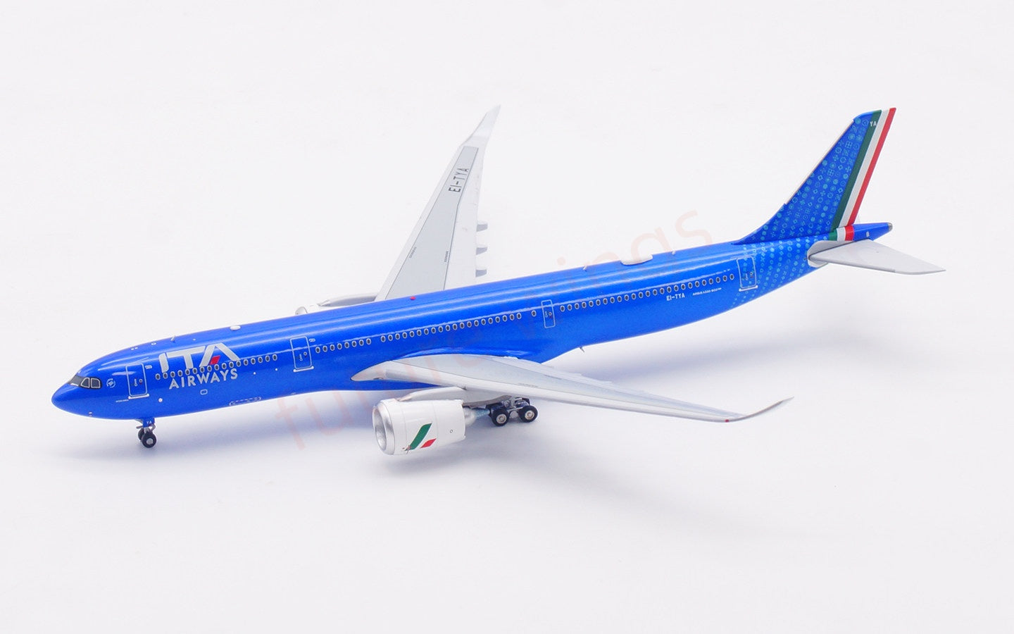 1:400 Aviation400 ITA A330-900NEO EI-TYA Aircraft Model Tractor+Stand