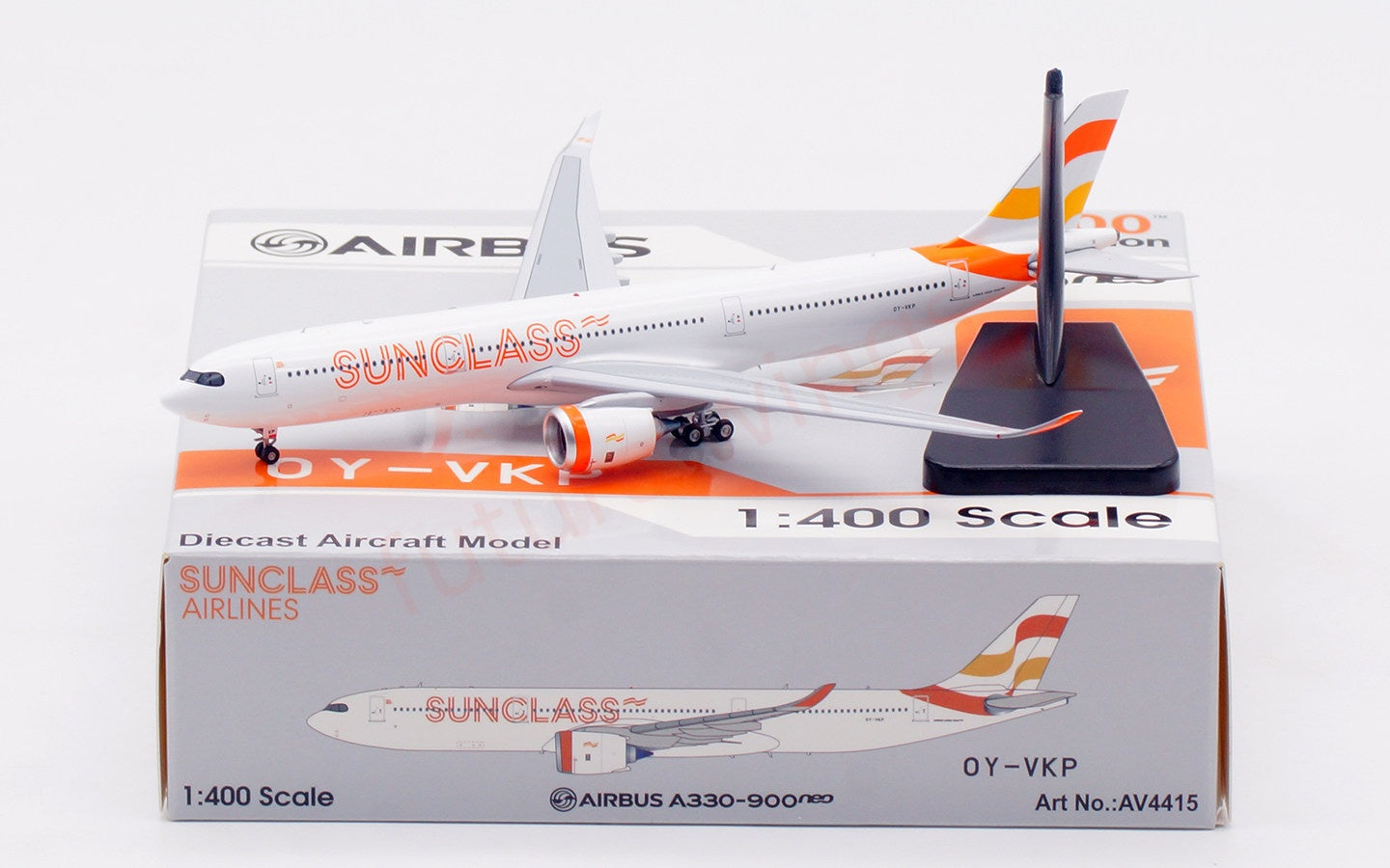 1:400 Aviation400 SunClass A330-900NEO OY-VKP Aircraft Model Tractor+Stand