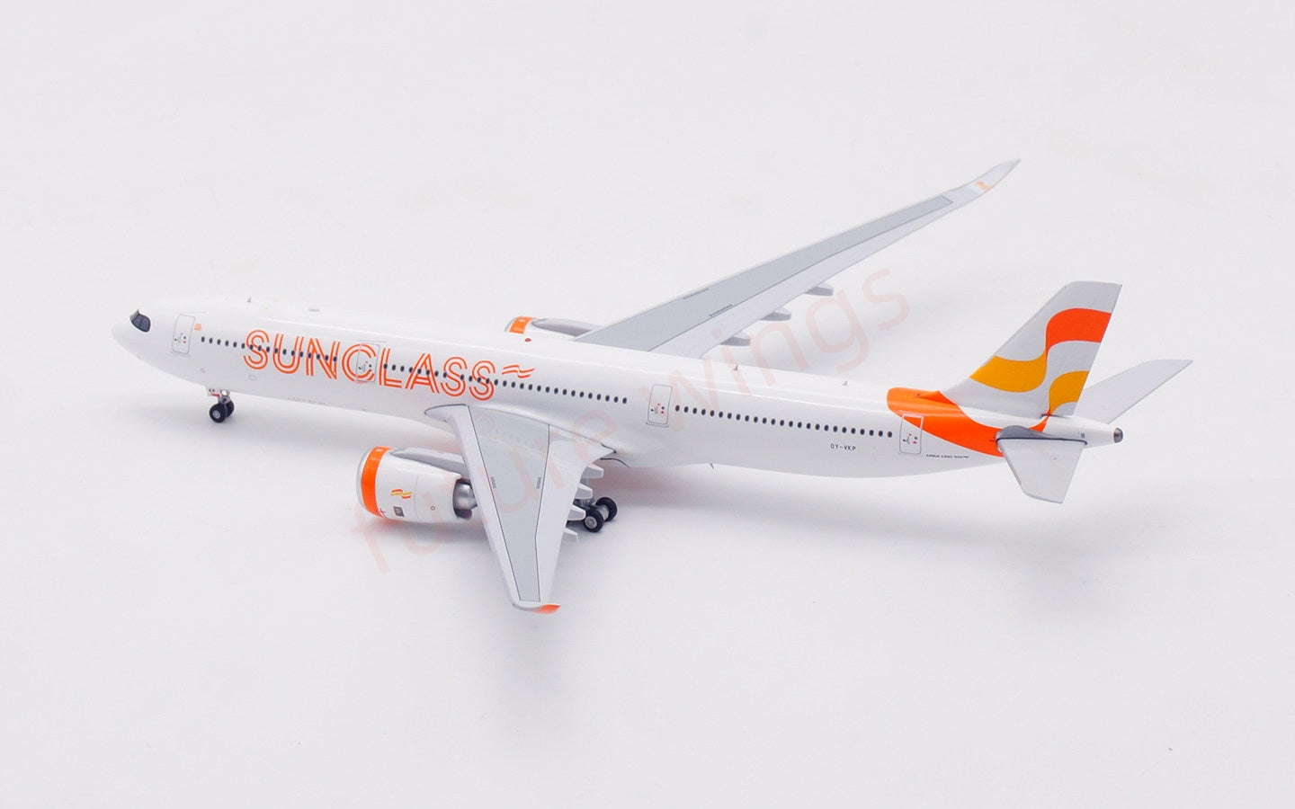 1:400 Aviation400 SunClass A330-900NEO OY-VKP Aircraft Model Tractor+Stand