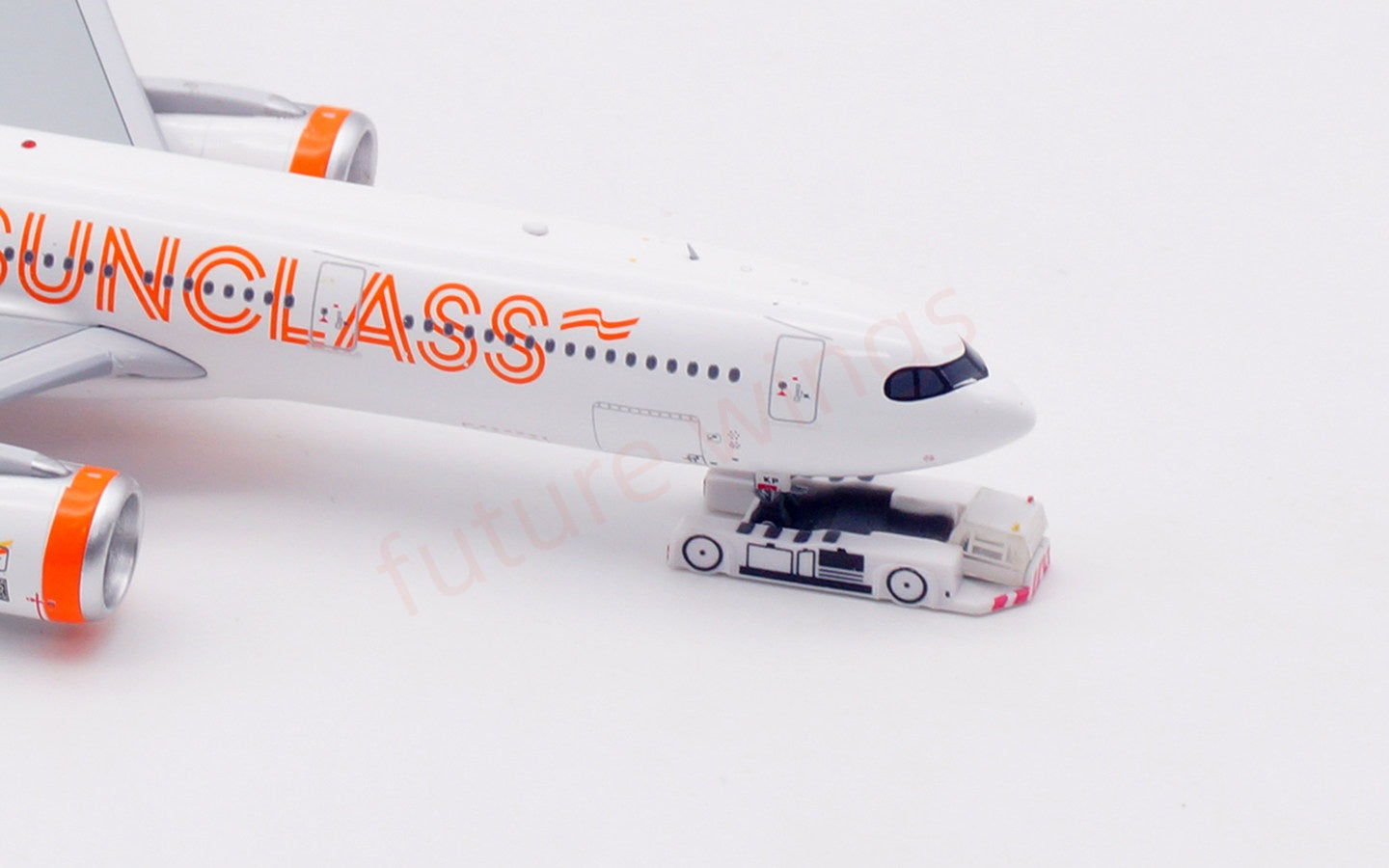 1:400 Aviation400 SunClass A330-900NEO OY-VKP Aircraft Model Tractor+Stand