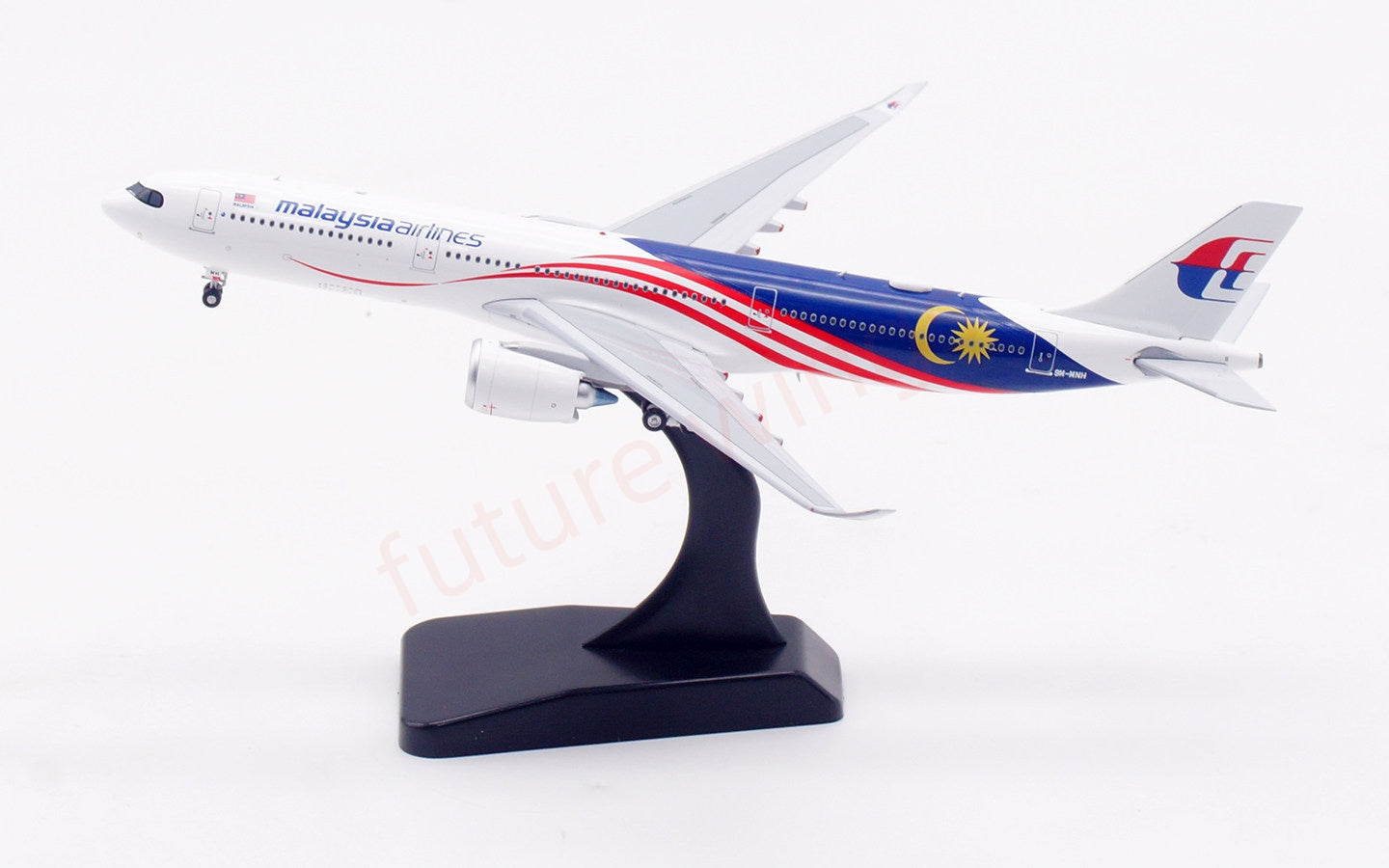 1:400 Aviation400 Malaysia Airlines A330-900NEO 9M-MNH Aircraft Model +Free Tractor and Stand