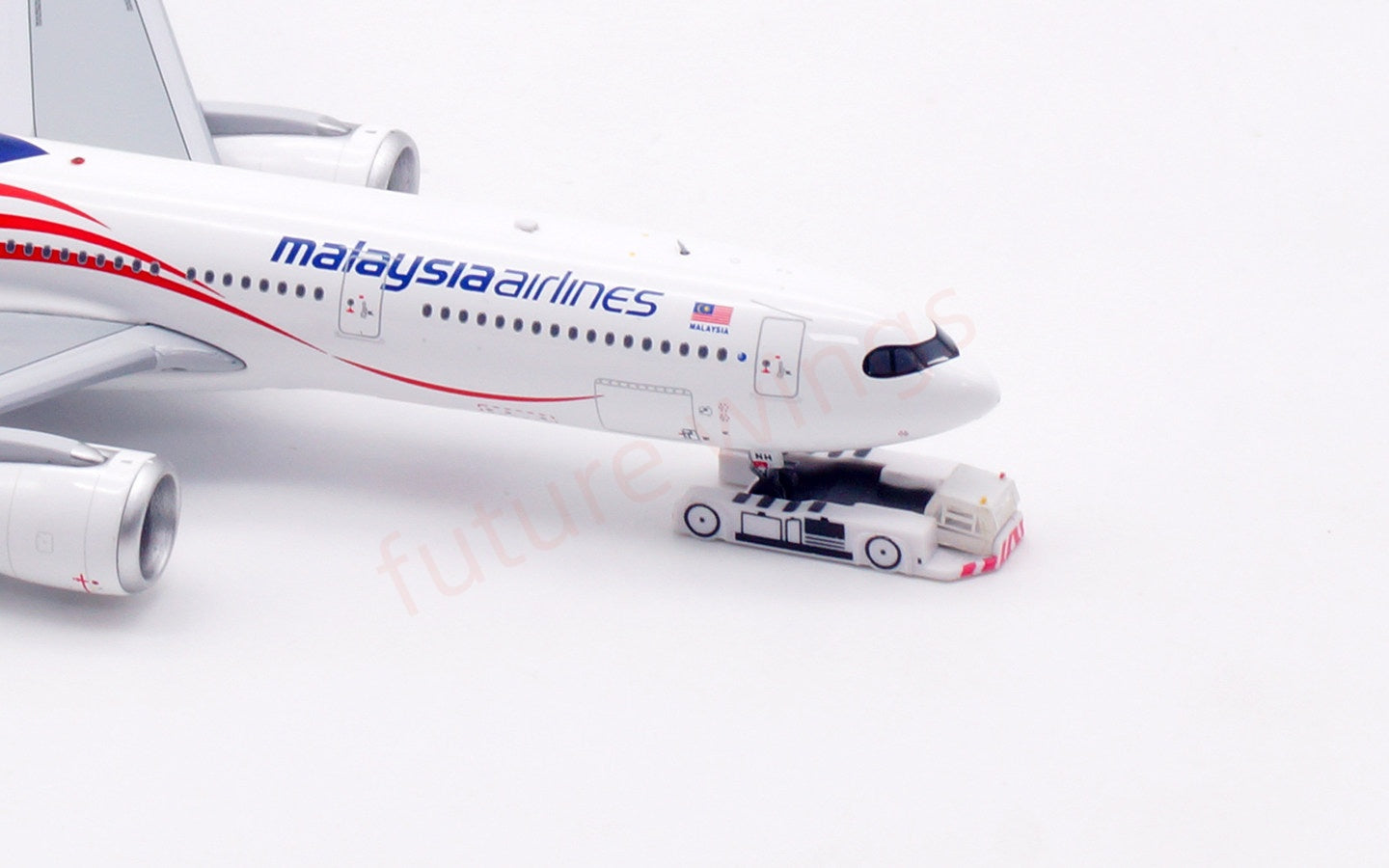 1:400 Aviation400 Malaysia Airlines A330-900NEO 9M-MNH Aircraft Model +Free Tractor and Stand