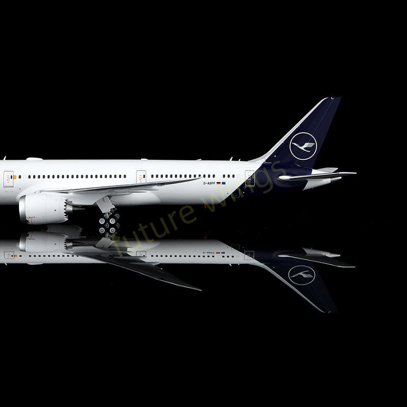 1:200 SQ Wings Lufthansa Airlines B787-9 D-ABPF Diecast Aircraft Model