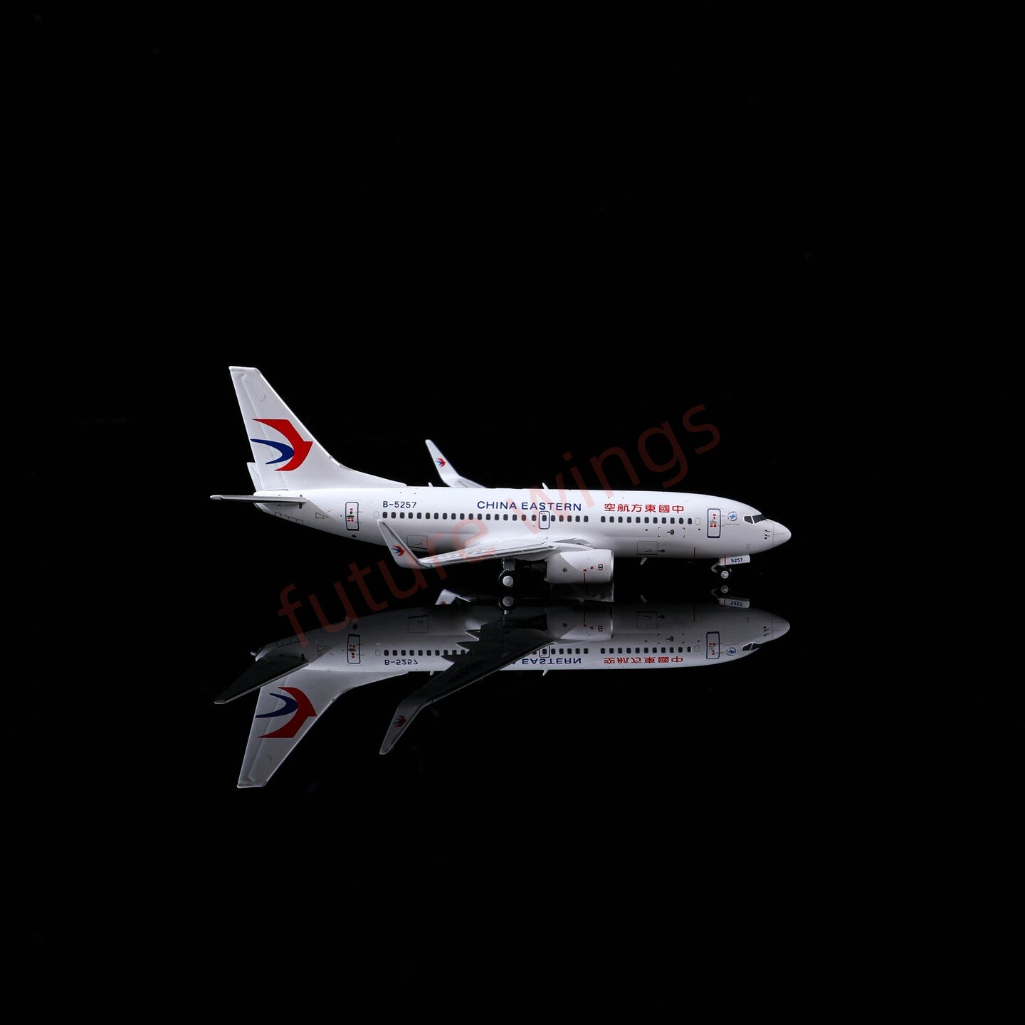 1:400 AeroPolaris China Eastern Airlines B737-700 B-5257 Aircraft Model+Free Tractor