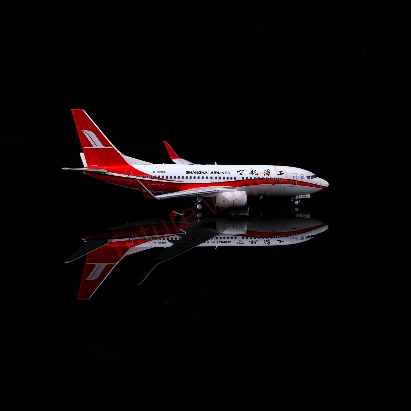 1:400 AeroPolaris ShangHai Airlines B737-700 B-5269 Aircraft Model+Free Tractor