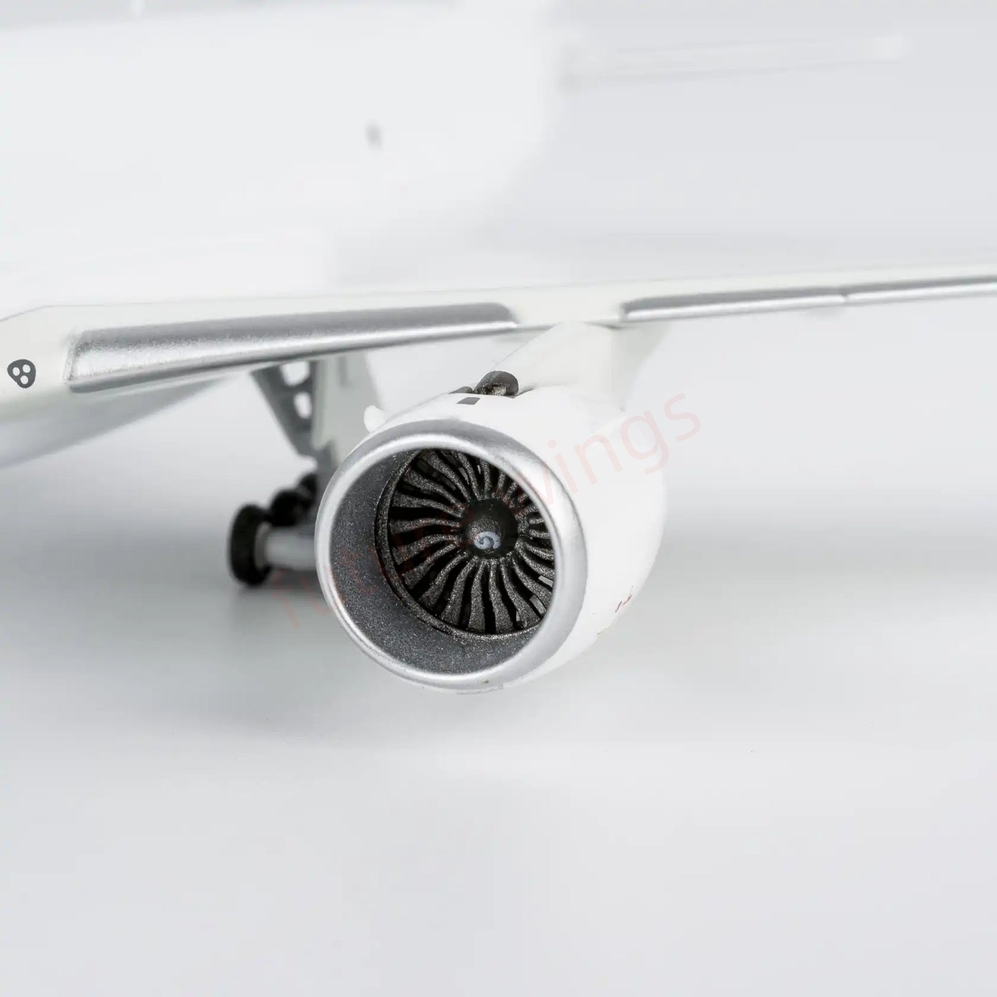 1:400 NG Models NG46000 Airbus A350F Blank Aircraft Model +Free Tractor