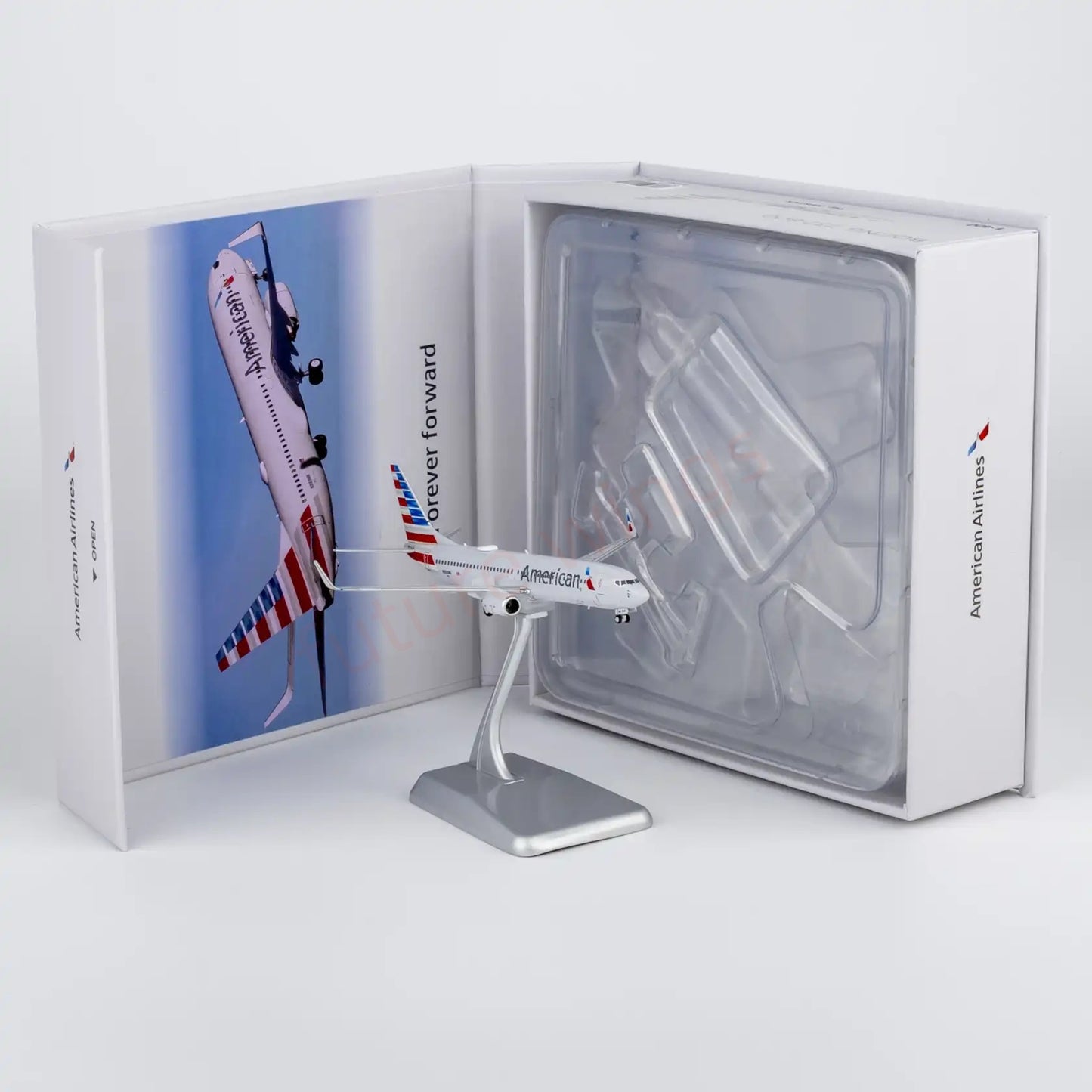 1:400 NG Models NG58260 American Airlines B737-800 N883NN "Luxury Package"Aircraft Model+Free Tractor