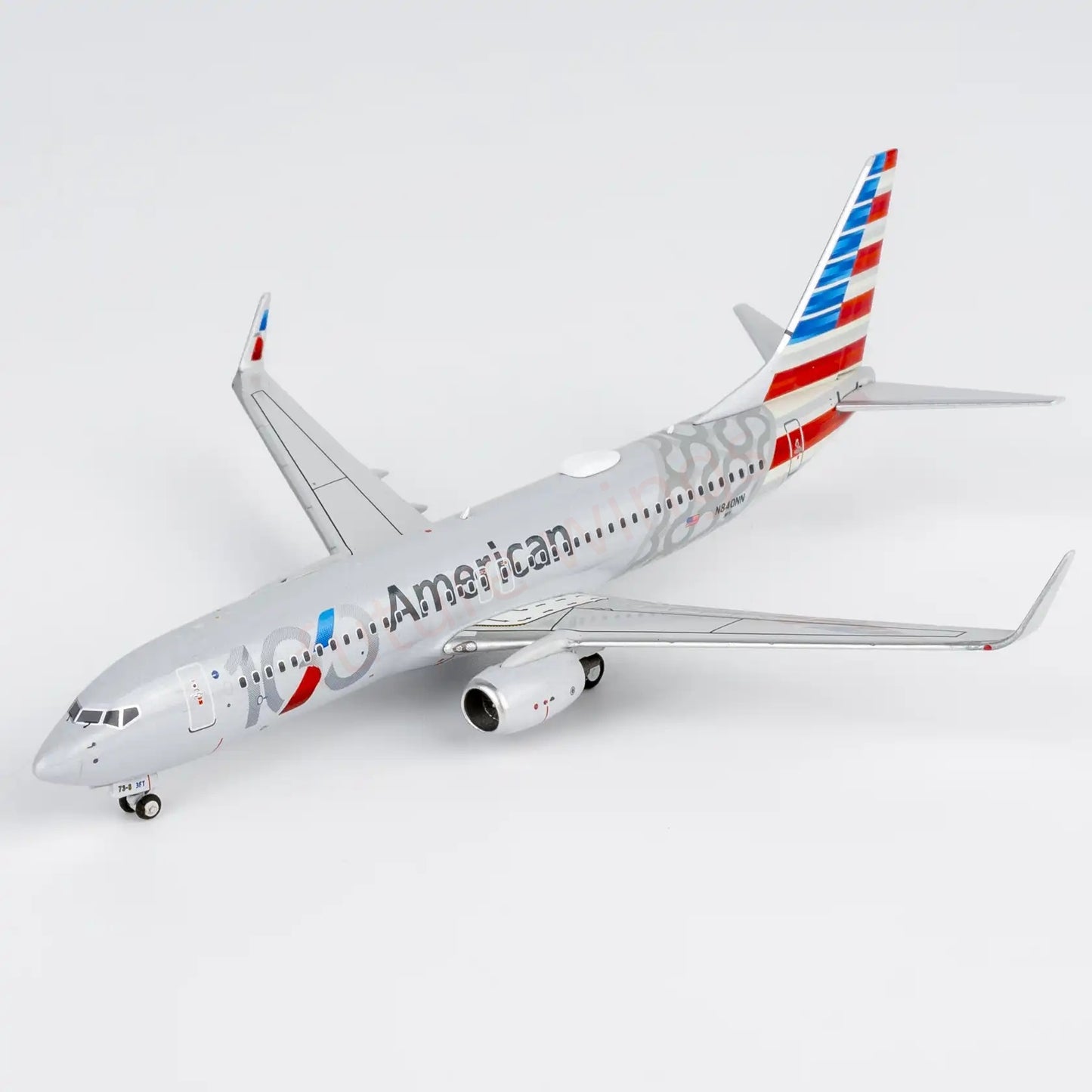 1:400 NG Models NG58259 American Airlines B737-800 N883NN Aircraft Model+Free Tractor