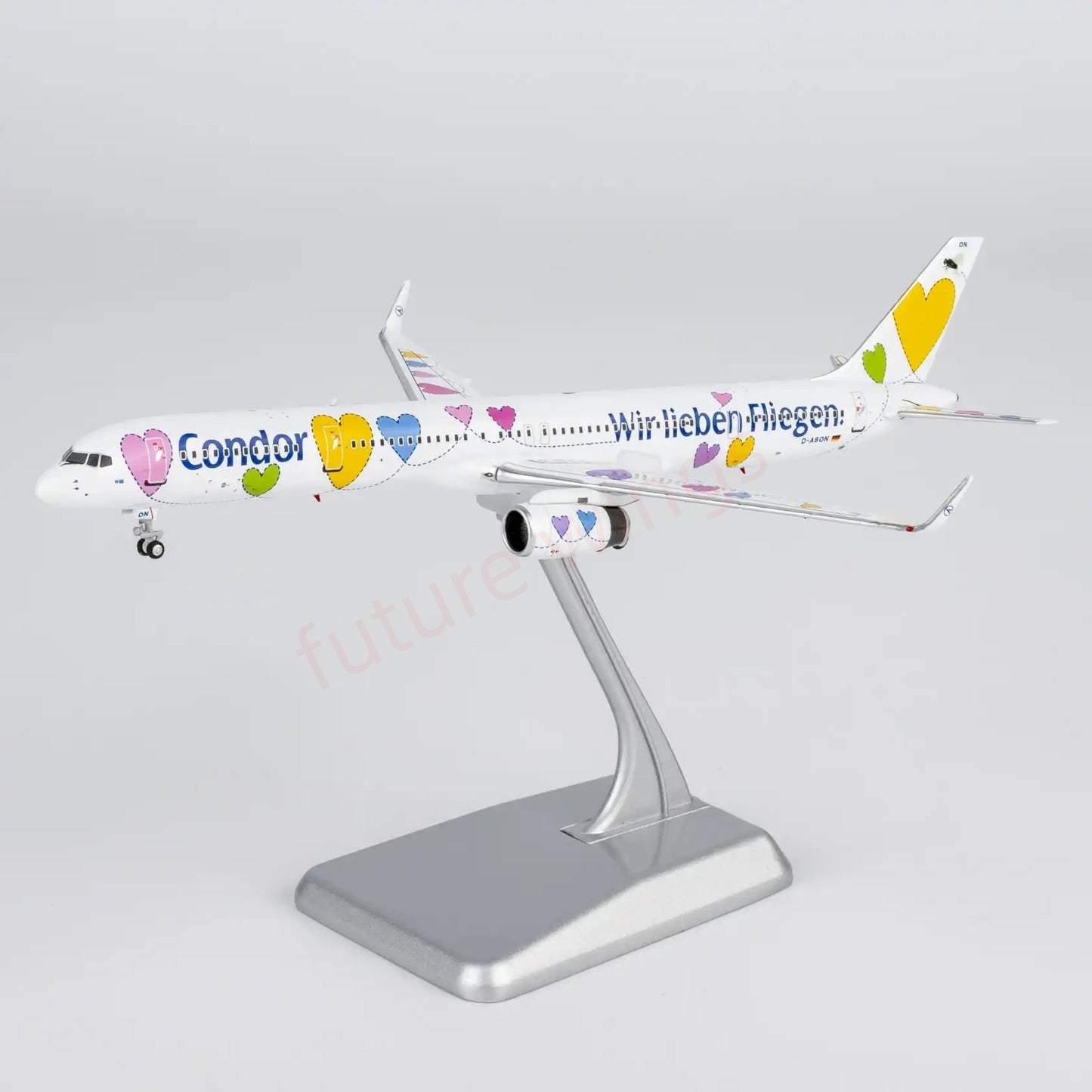 1:400 NG Models NG45010 Condor B757-300 D-ABON "Luxury Package" Aircraft Model+Free Tractor