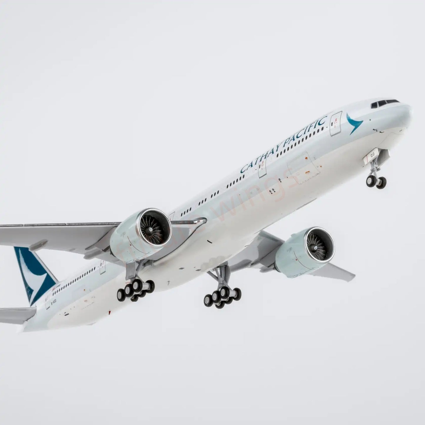 1:400 NG Models NG73105 Cathay Pacific B777-300ER B-KQO Aircraft Model+Free Tractor