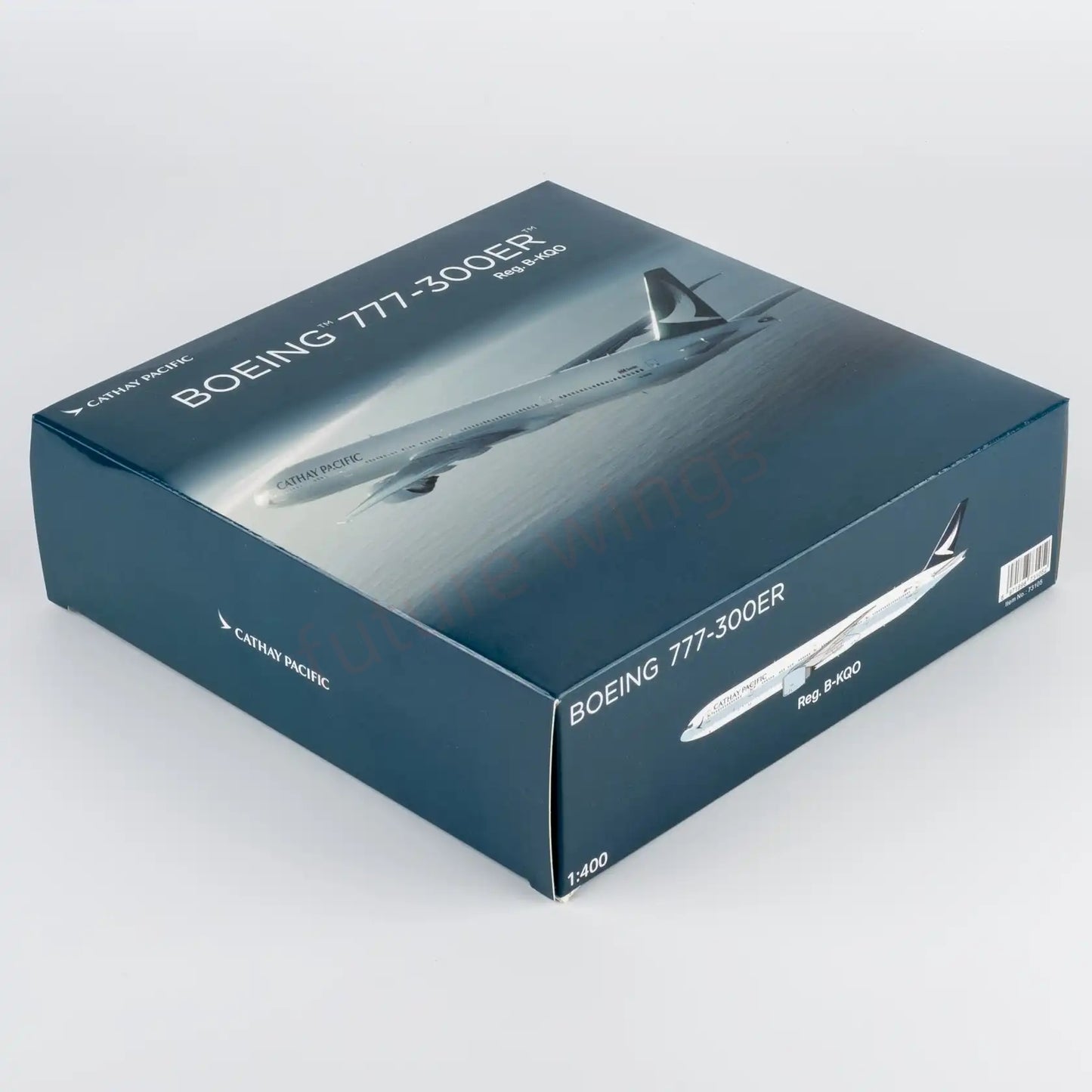 1:400 NG Models NG73105 Cathay Pacific B777-300ER B-KQO Aircraft Model+Free Tractor