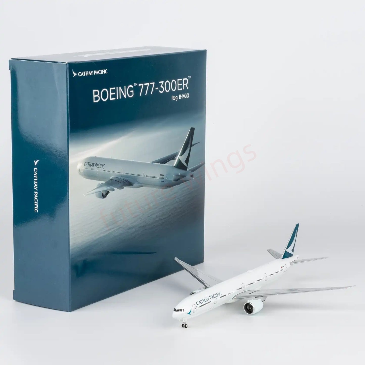 1:400 NG Models NG73105 Cathay Pacific B777-300ER B-KQO Aircraft Model+Free Tractor
