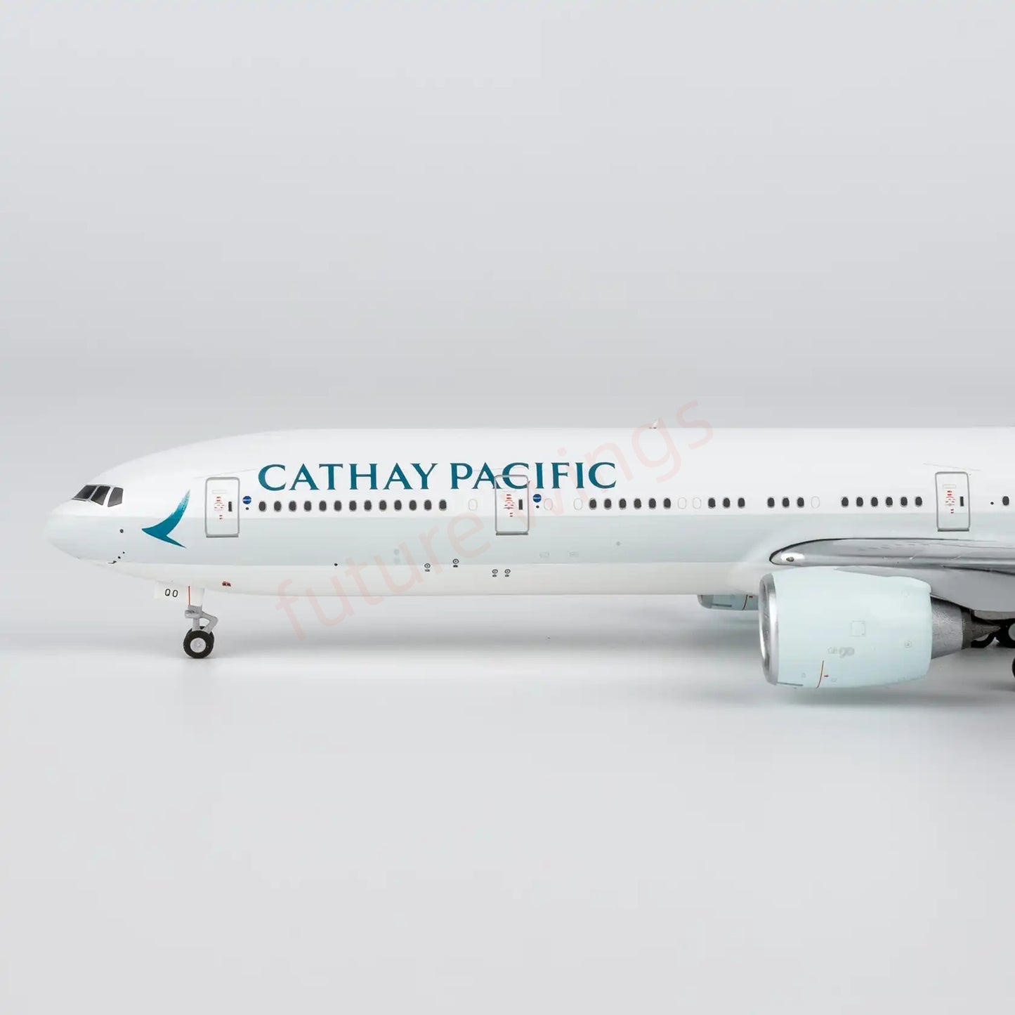 1:400 NG Models NG73105 Cathay Pacific B777-300ER B-KQO Aircraft Model+Free Tractor
