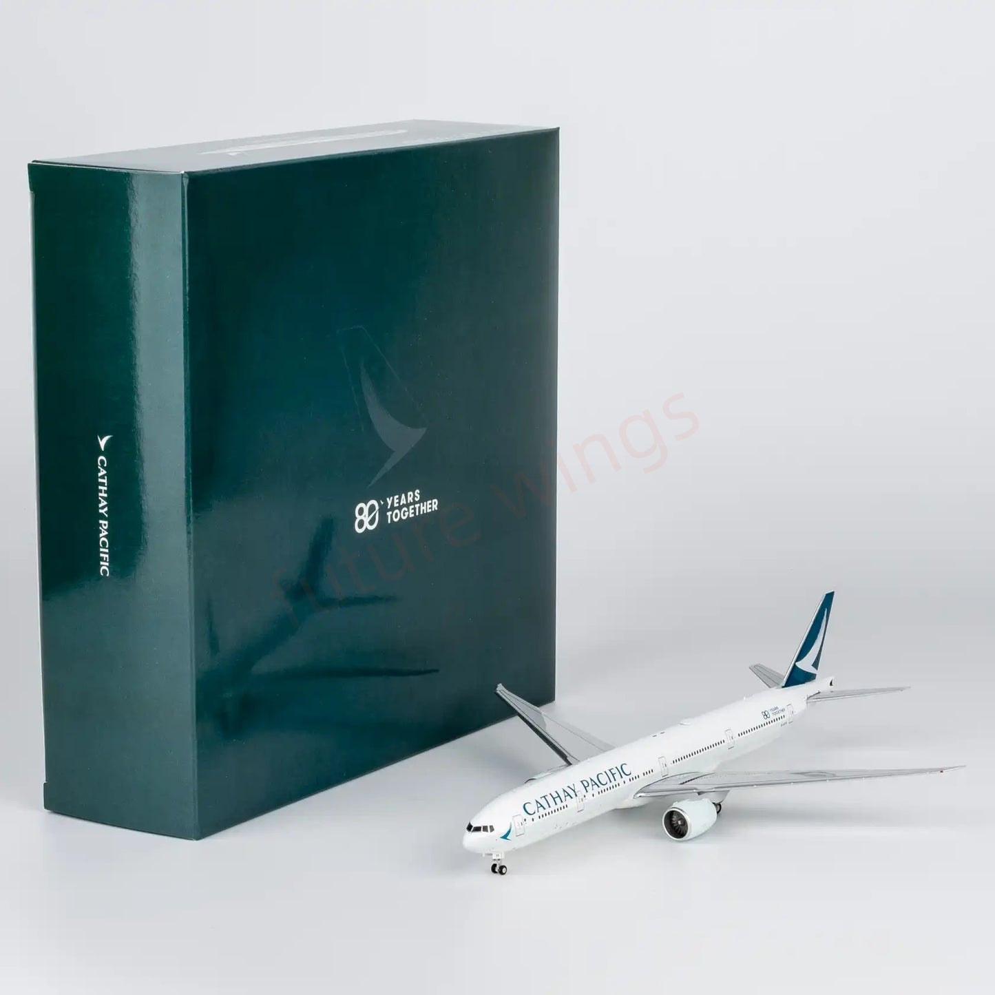 1:400 NG Models NG73108 Cathay Pacific B777-300ER B-KQO "80years" Aircraft Model+Free Tractor