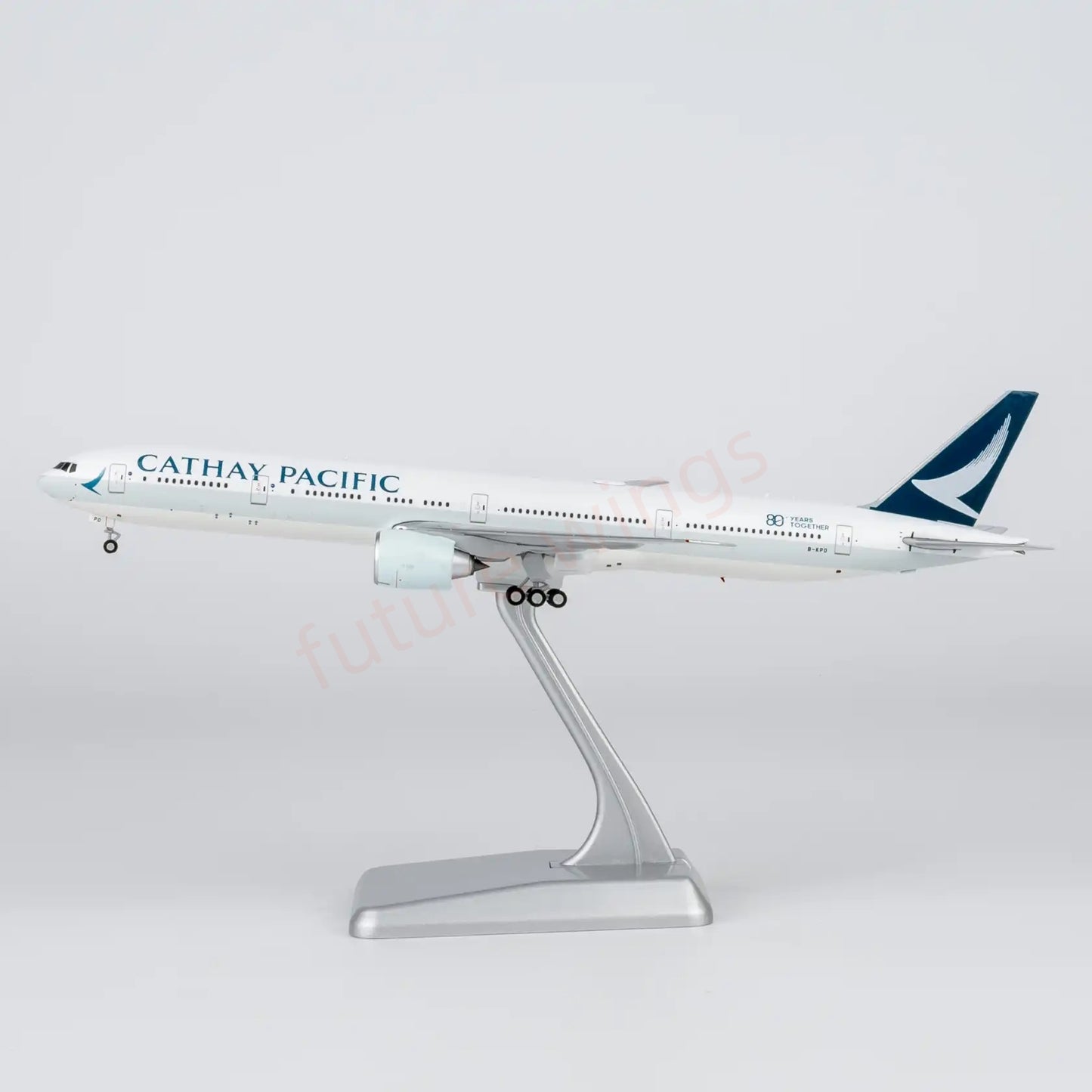 1:400 NG Models NG73107 Cathay Pacific B777-300ER B-KQO "80years" "Luxury Package" Aircraft Model+Free Tractor