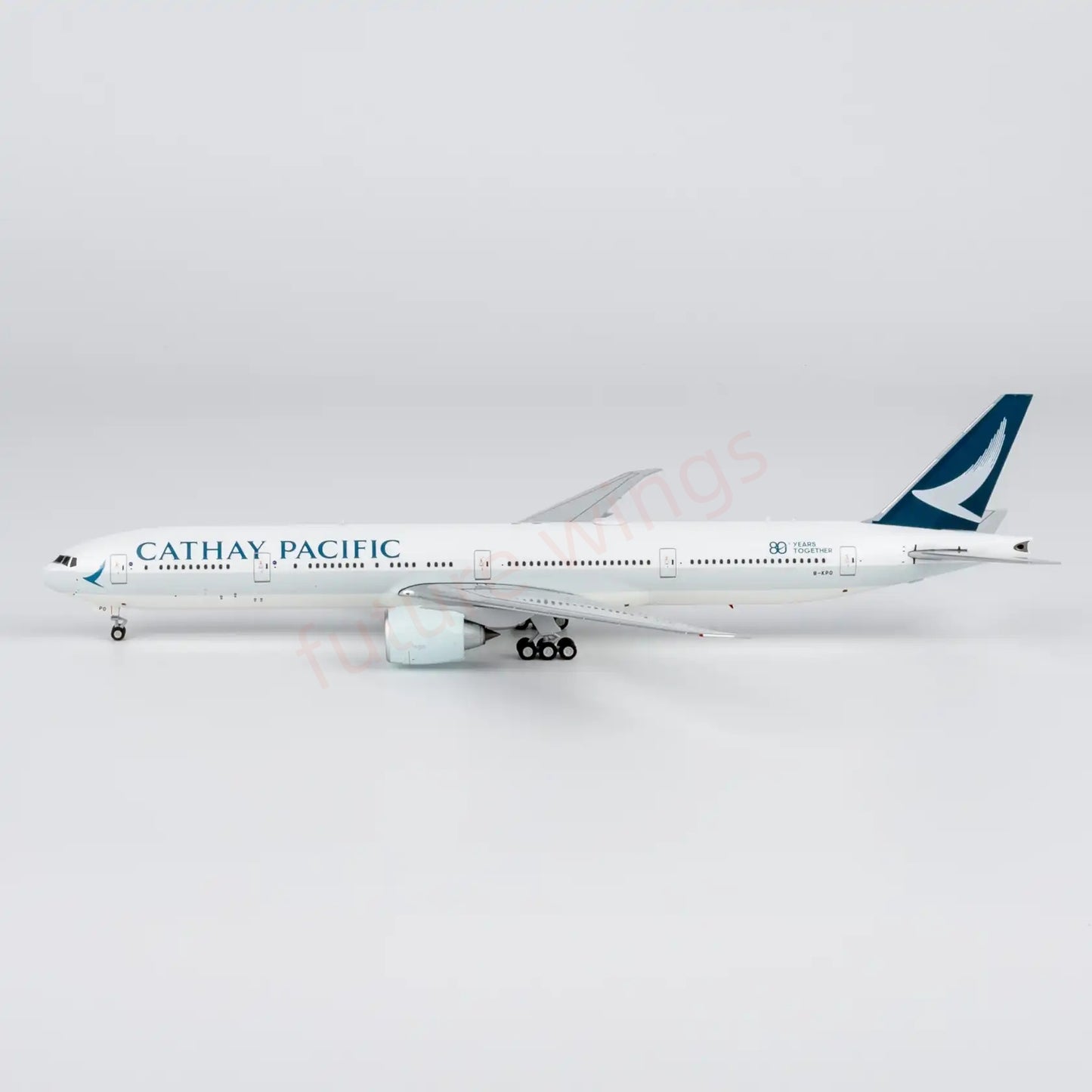 1:400 NG Models NG73108 Cathay Pacific B777-300ER B-KQO "80years" Aircraft Model+Free Tractor