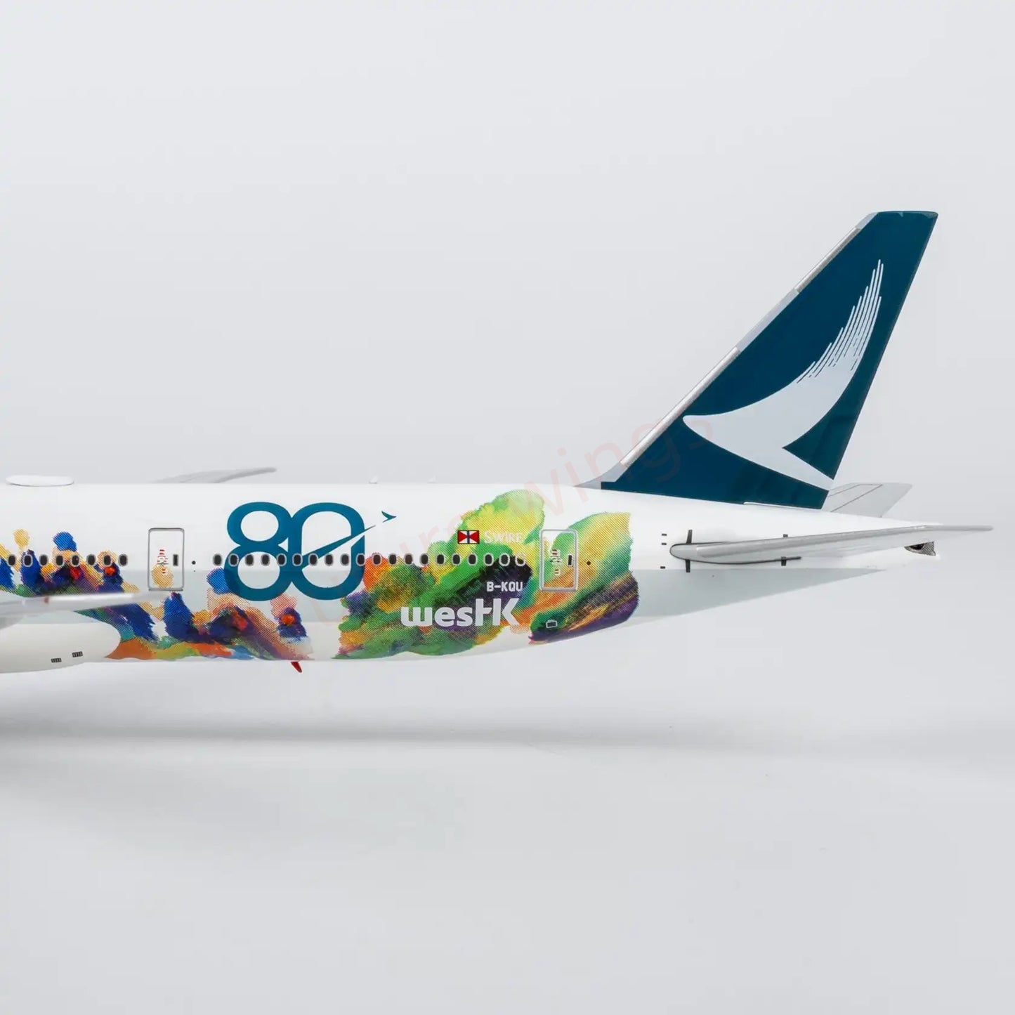 1:400 NG Models NG73109 Cathay Pacific B777-300ER B-KQU "80years" "Luxury Package" Aircraft Model+Free Tractor