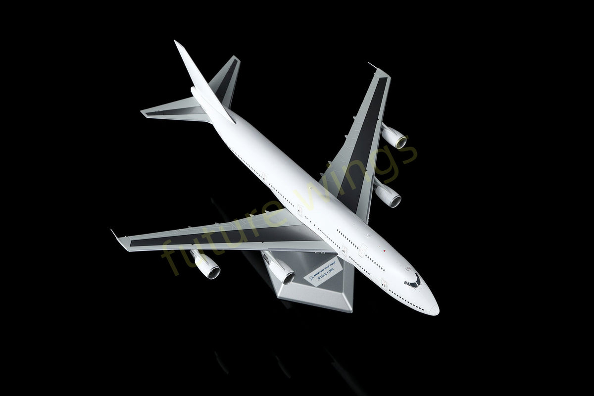 1:200 SQ Wings B747-300 Blank Aircraft Model With Stand