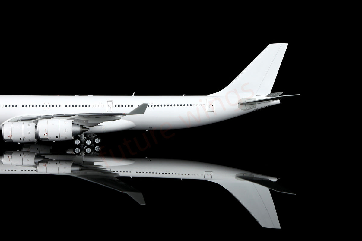 1:200 SQ Wings A340-500 Blank Aircraft Model With Stand