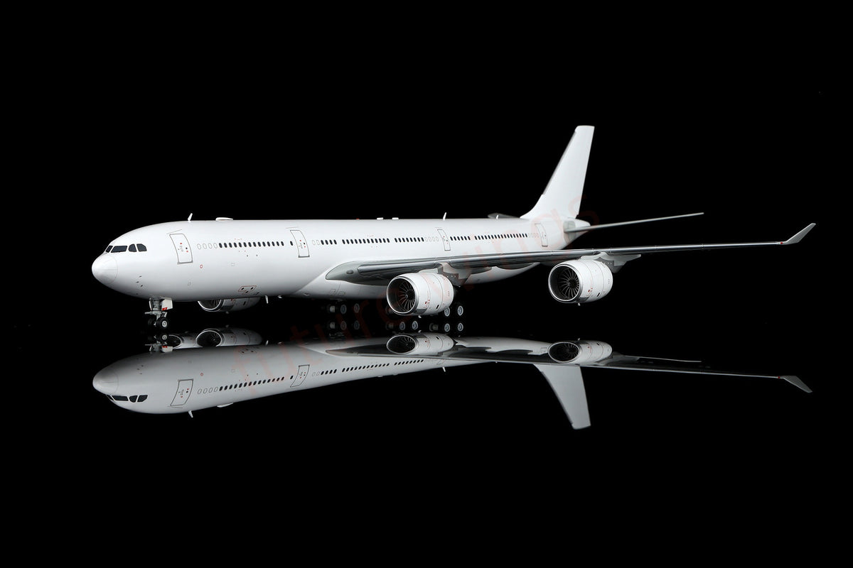 1:200 SQ Wings A340-500 Blank Aircraft Model With Stand