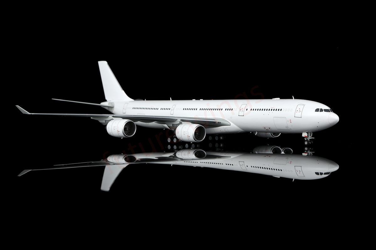 1:200 SQ Wings A340-500 Blank Aircraft Model With Stand