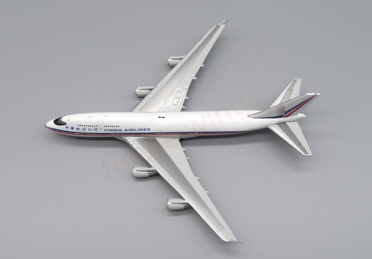 1:400 Apollo China Airlines B747-400 B-1866 Aircraft Model+Free Tractor