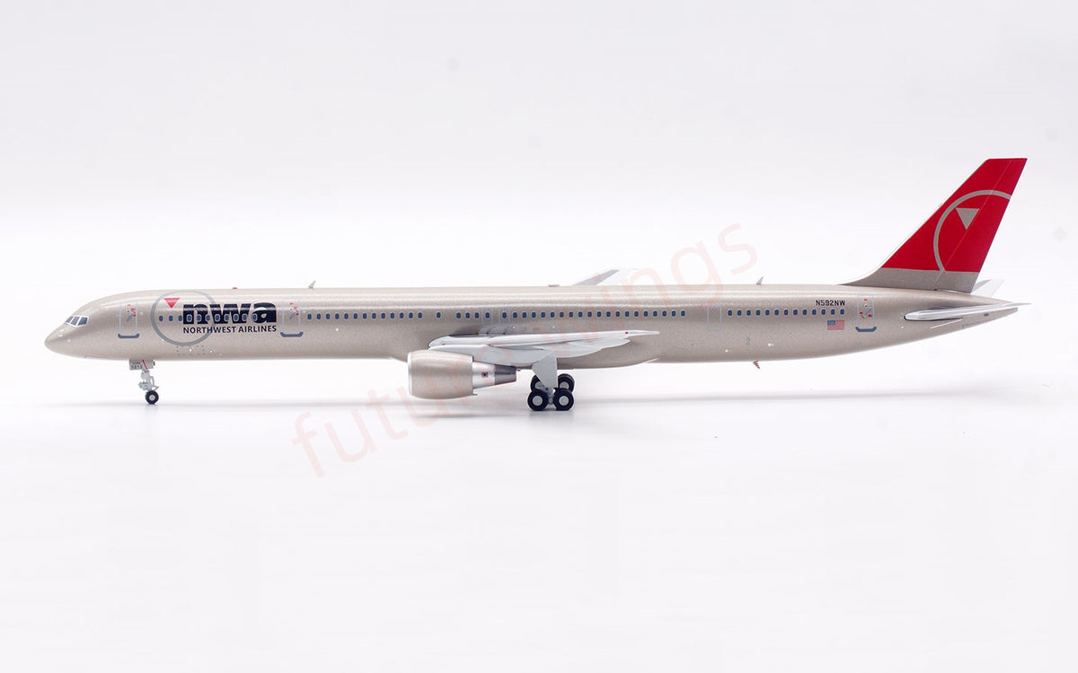 1:200 B-Models(InFlight200) Northwest Airlines B757-300 N592NW Diecast Aircraft Model