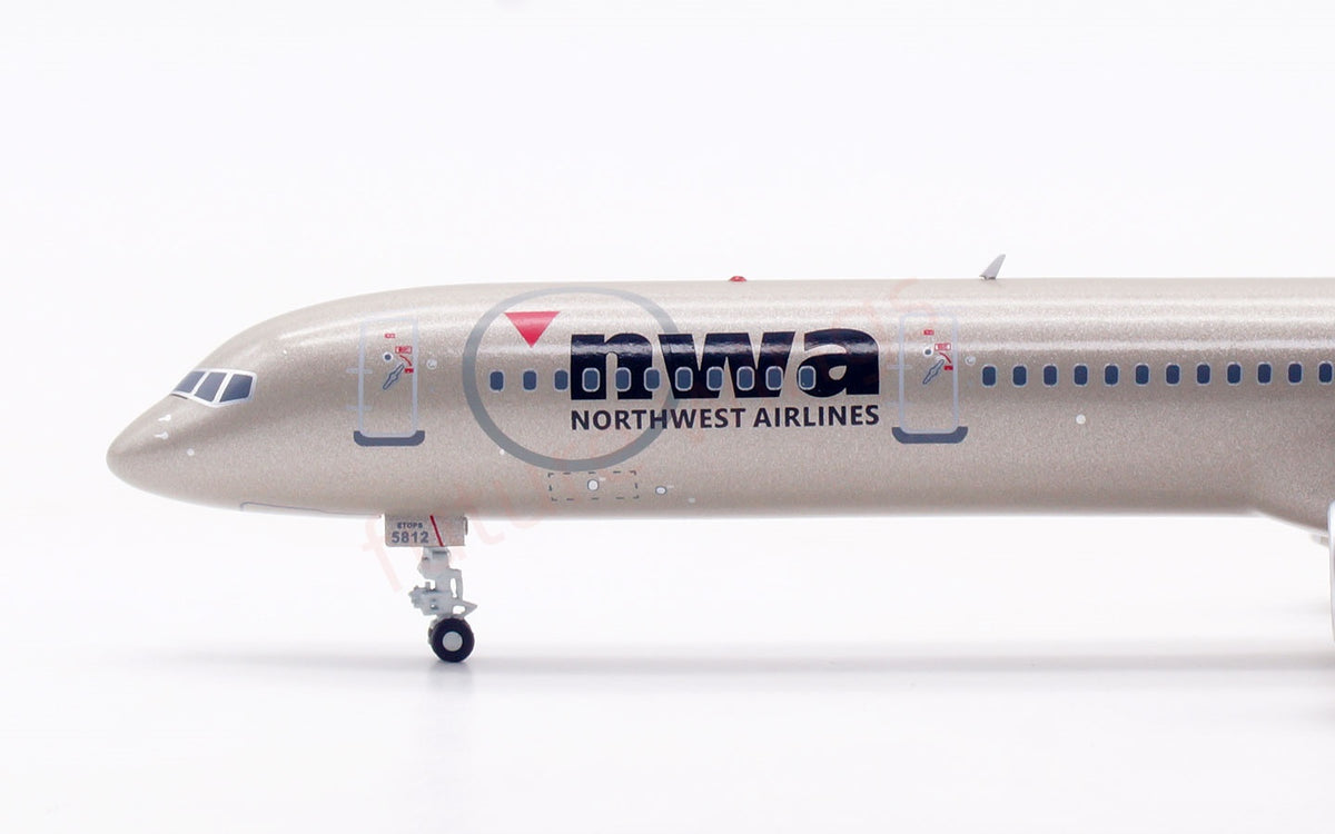 1:200 B-Models(InFlight200) Northwest Airlines B757-300 N592NW Diecast Aircraft Model