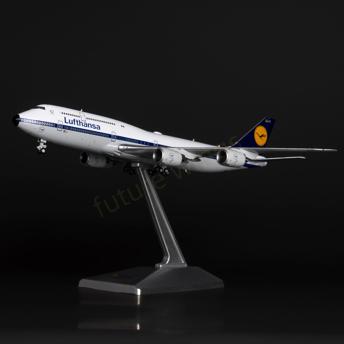1:400 YY Wings Lufthansa Airlines B747-8 D-ABYT Aircraft Model+Free Tractor