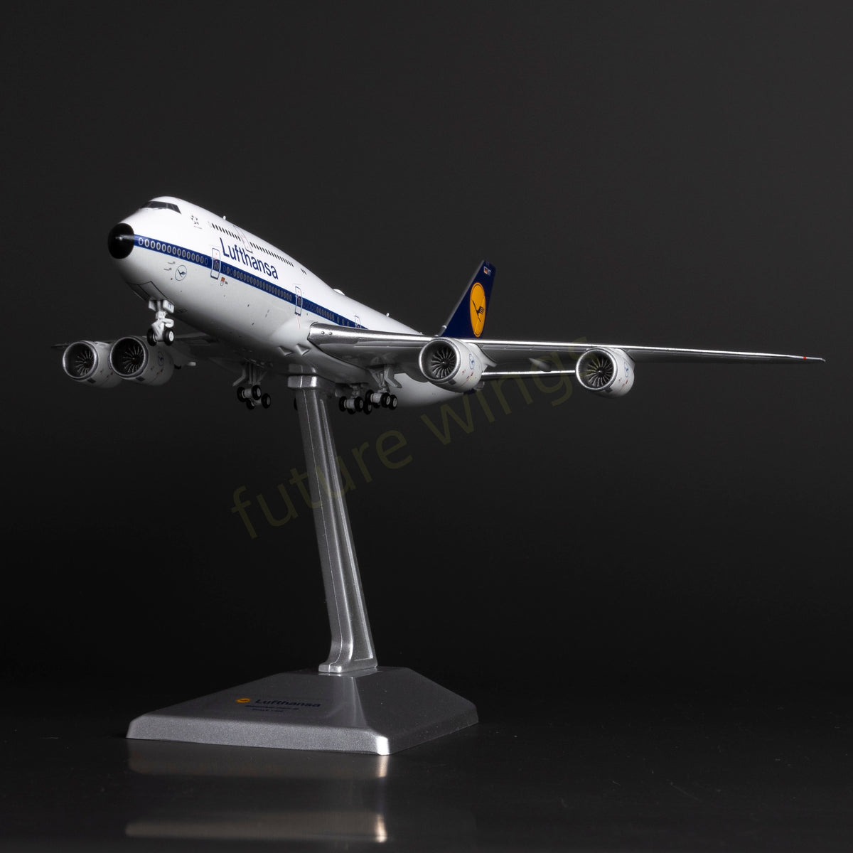 1:400 YY Wings Lufthansa Airlines B747-8 D-ABYT Aircraft Model+Free Tractor