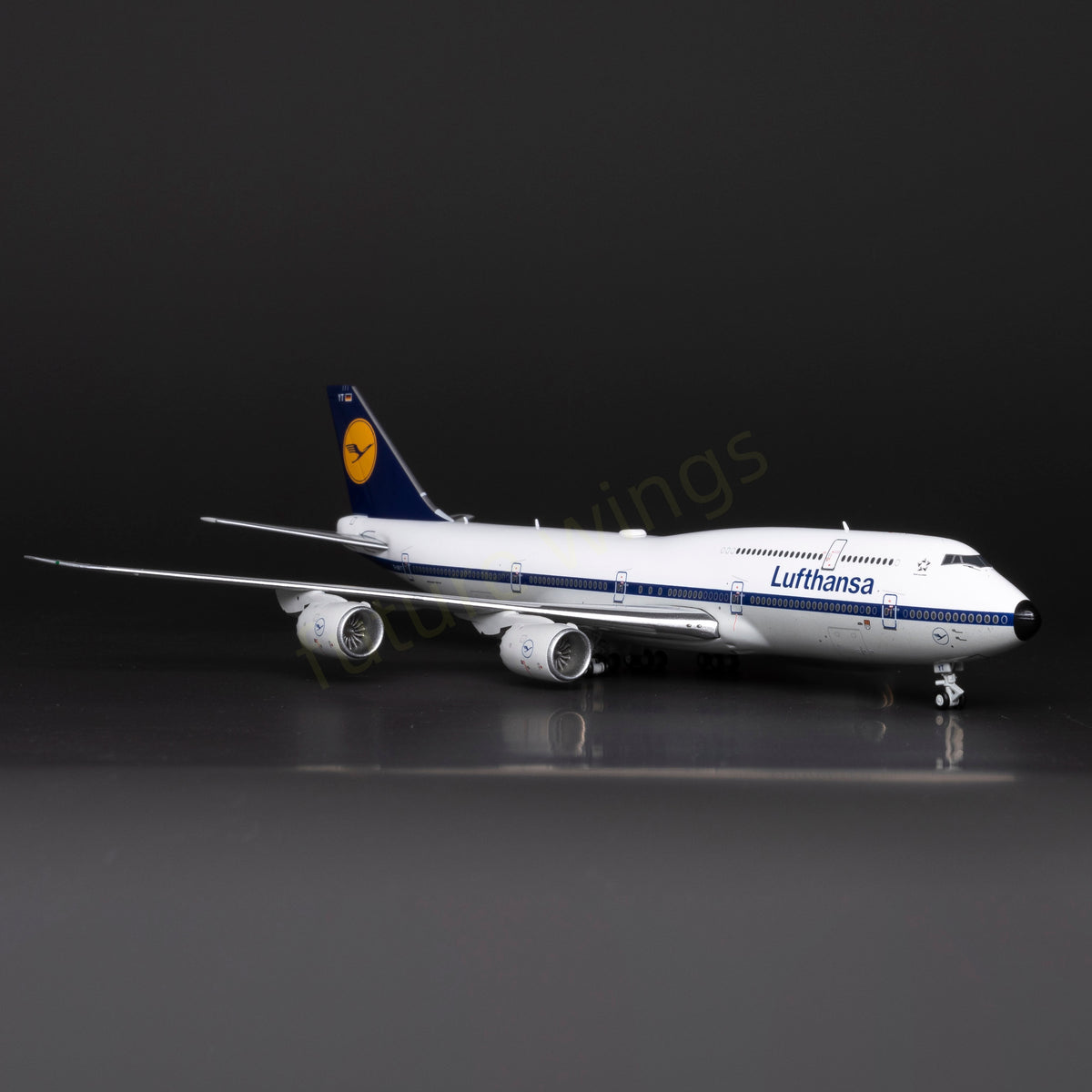 1:400 YY Wings Lufthansa Airlines B747-8 D-ABYT Aircraft Model+Free Tractor