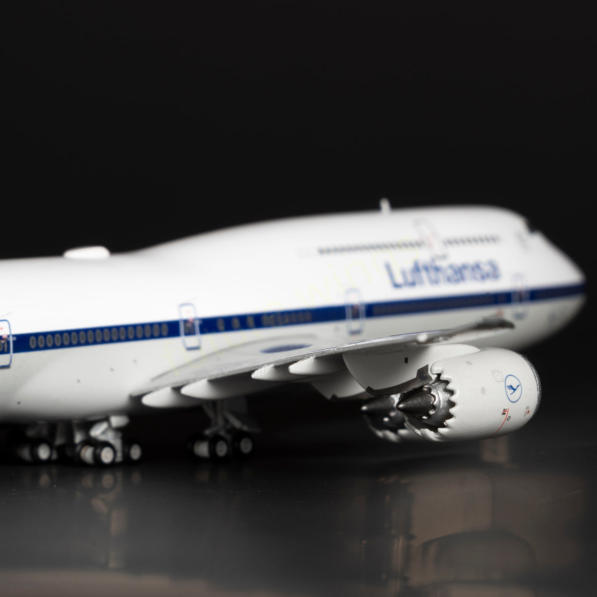 1:400 YY Wings Lufthansa Airlines B747-8 D-ABYT Aircraft Model+Free Tractor