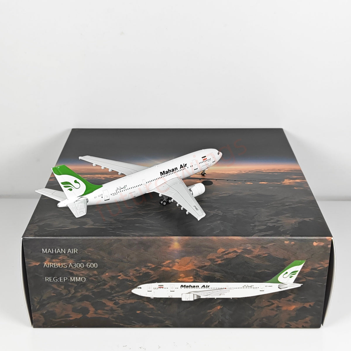 1:400 Yu Model  Mah**** A300-600 EP-MMO Aircraft Model+Free Tractor
