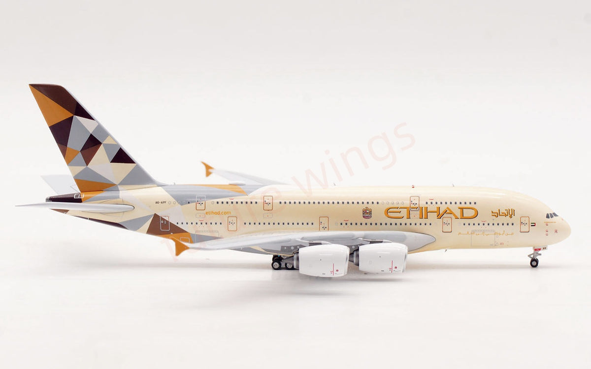1:400 Aviation400 Etihad Airways A380 A6-APF Aircraft Model Free Tractor+Stand