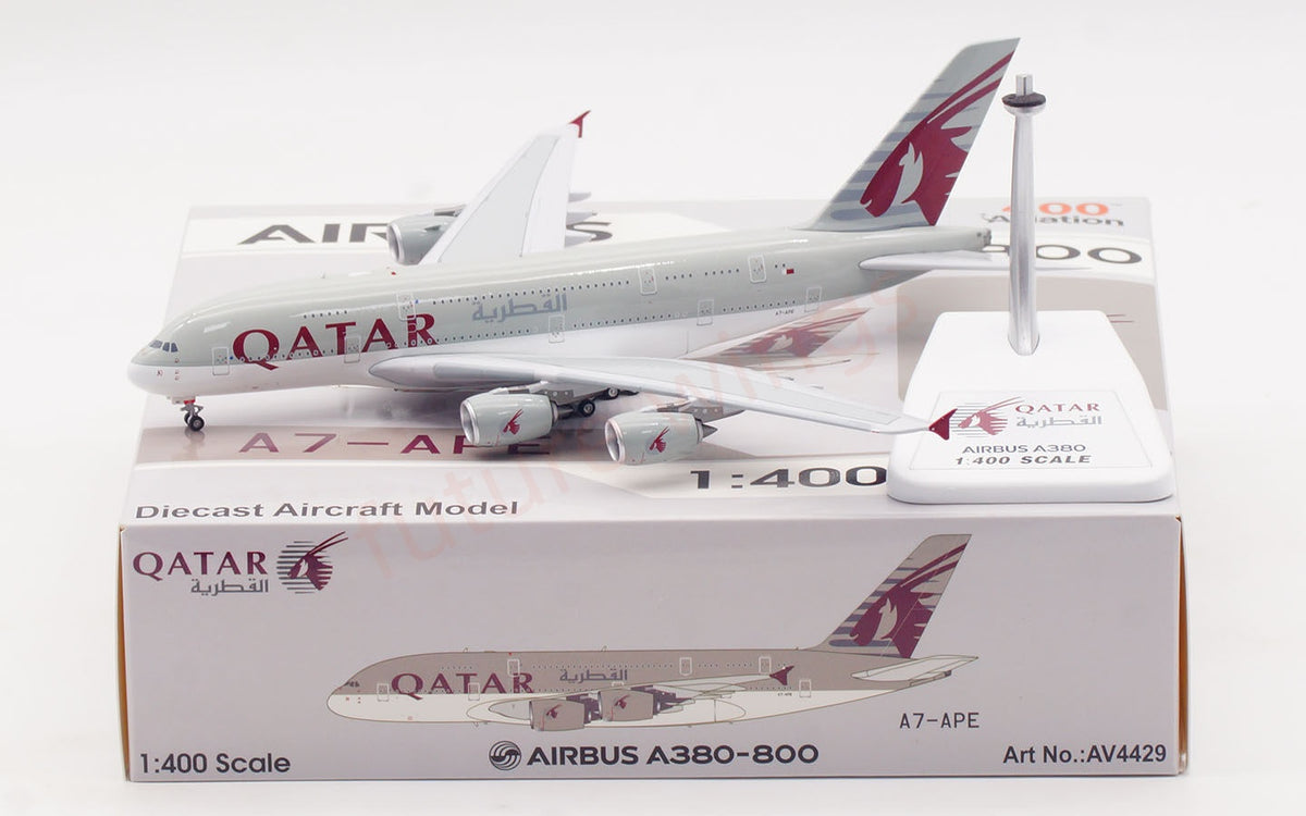 1:400 Aviation400 Qatar Airways A380 A7-APE Aircraft Model Free Tractor+Stand